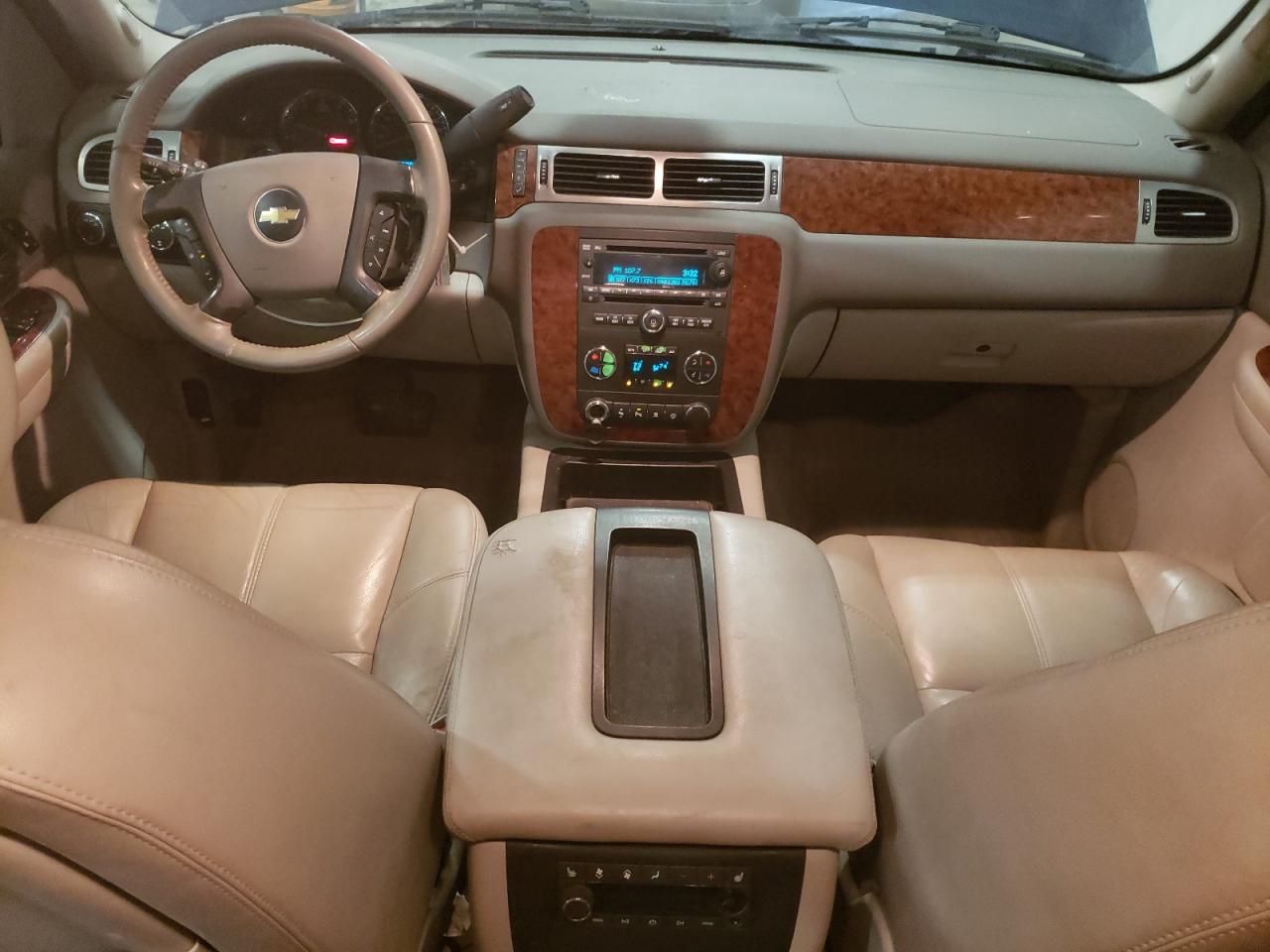2007 Chevrolet Suburban - Image 8