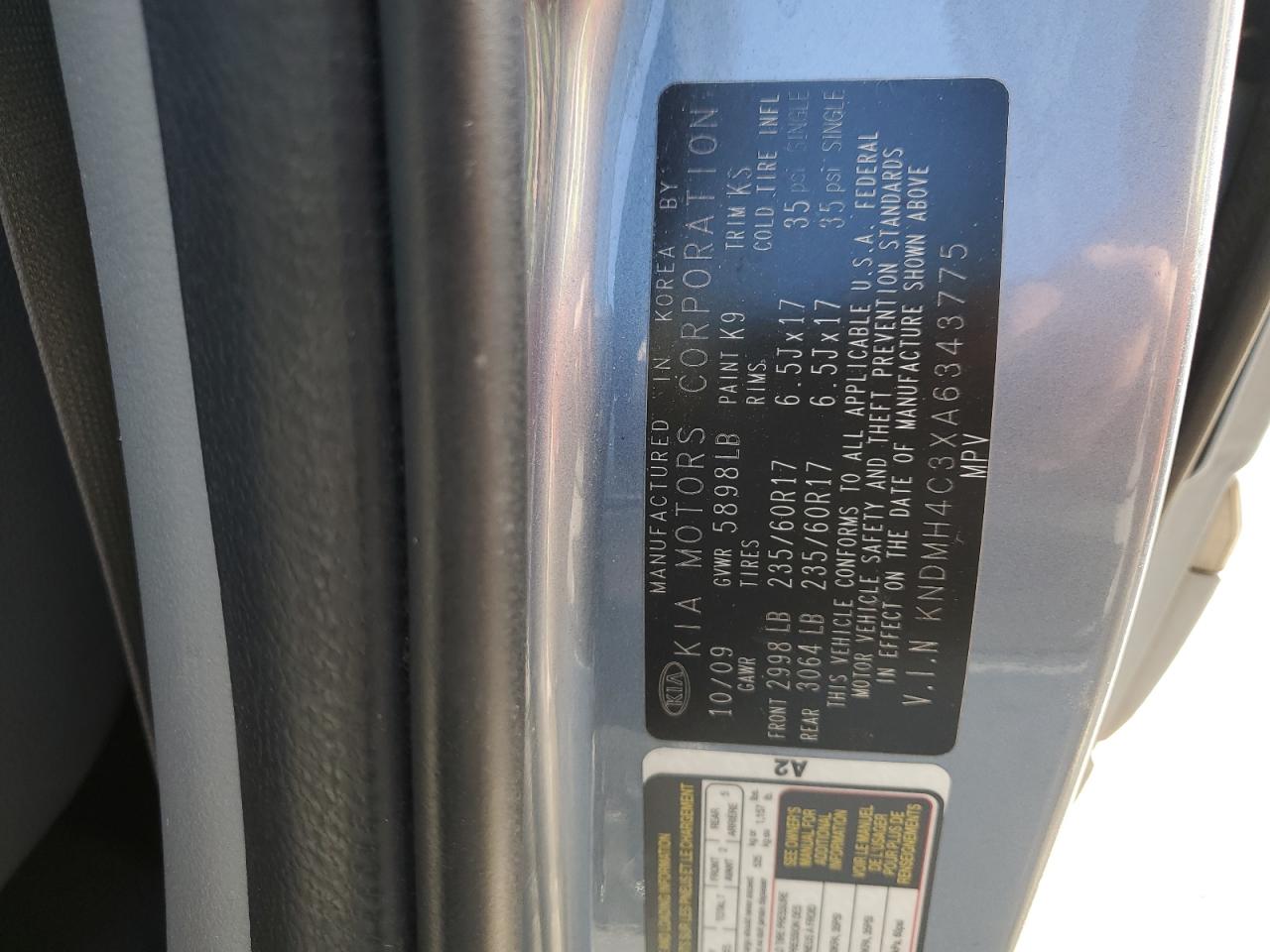 2010 Kia Sedona - Image 13