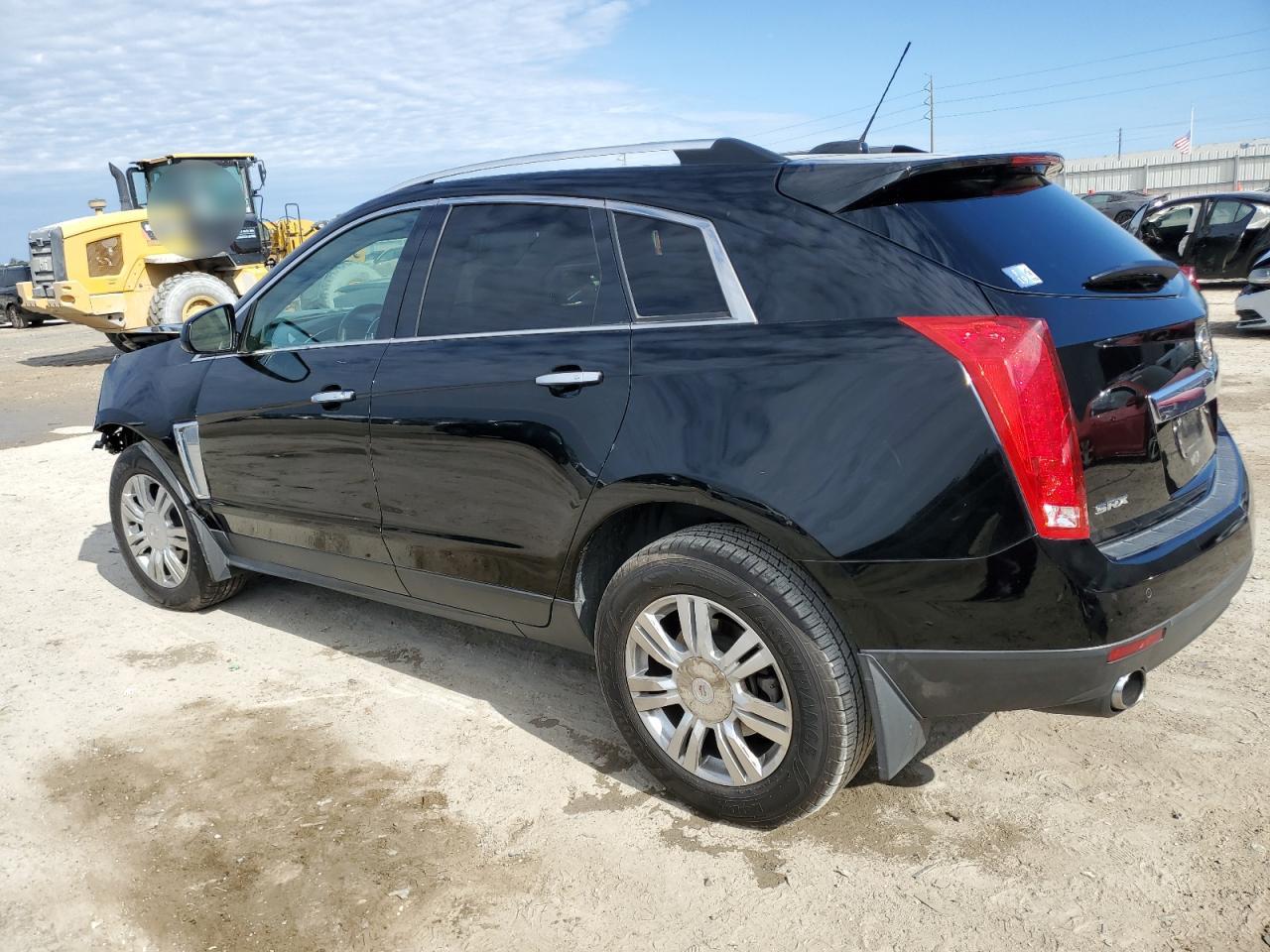 VIN 3GYFNBE38FS521585 2015 CADILLAC SRX no.2