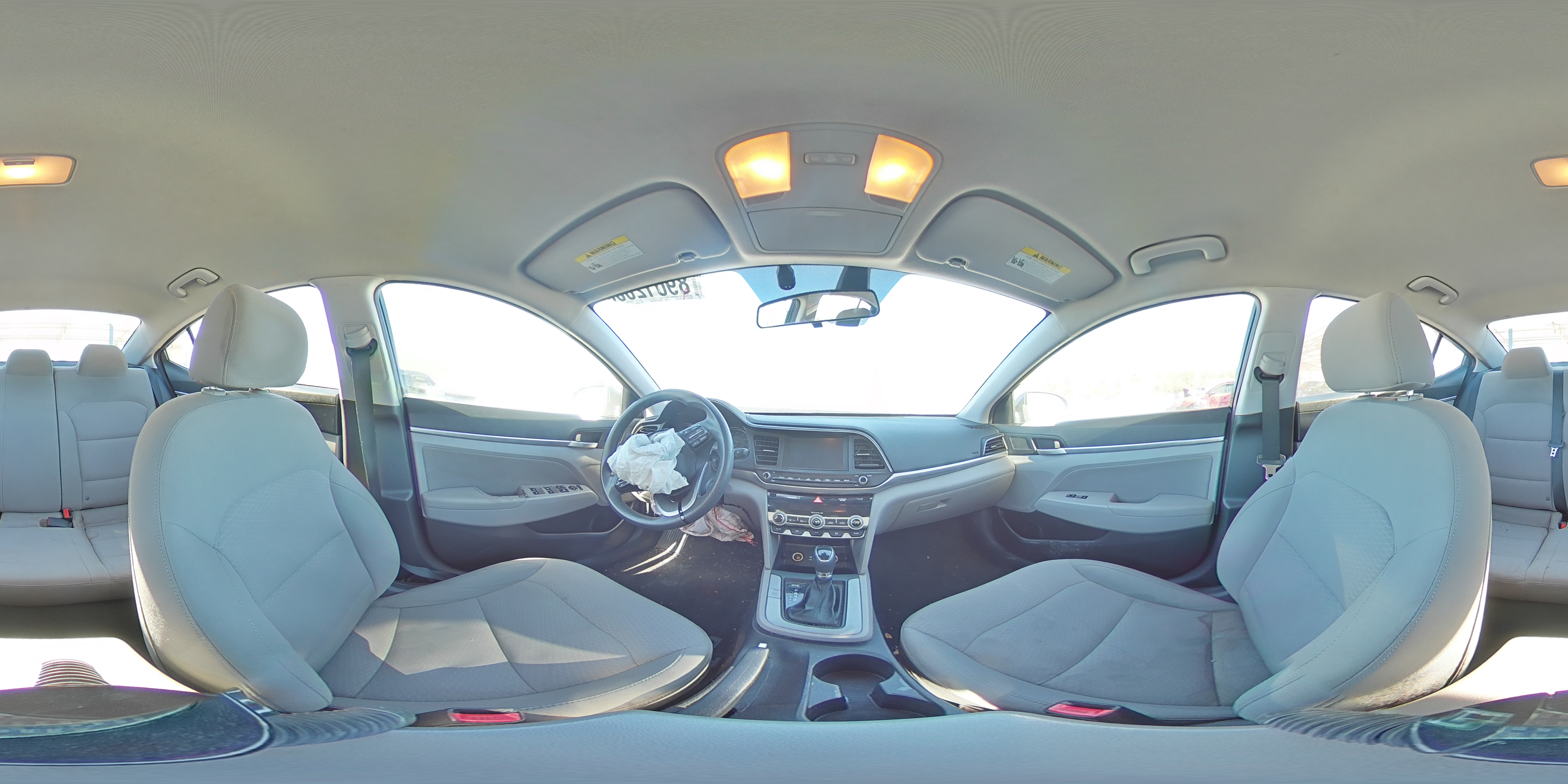 2020 Hyundai Elantra - Image 13