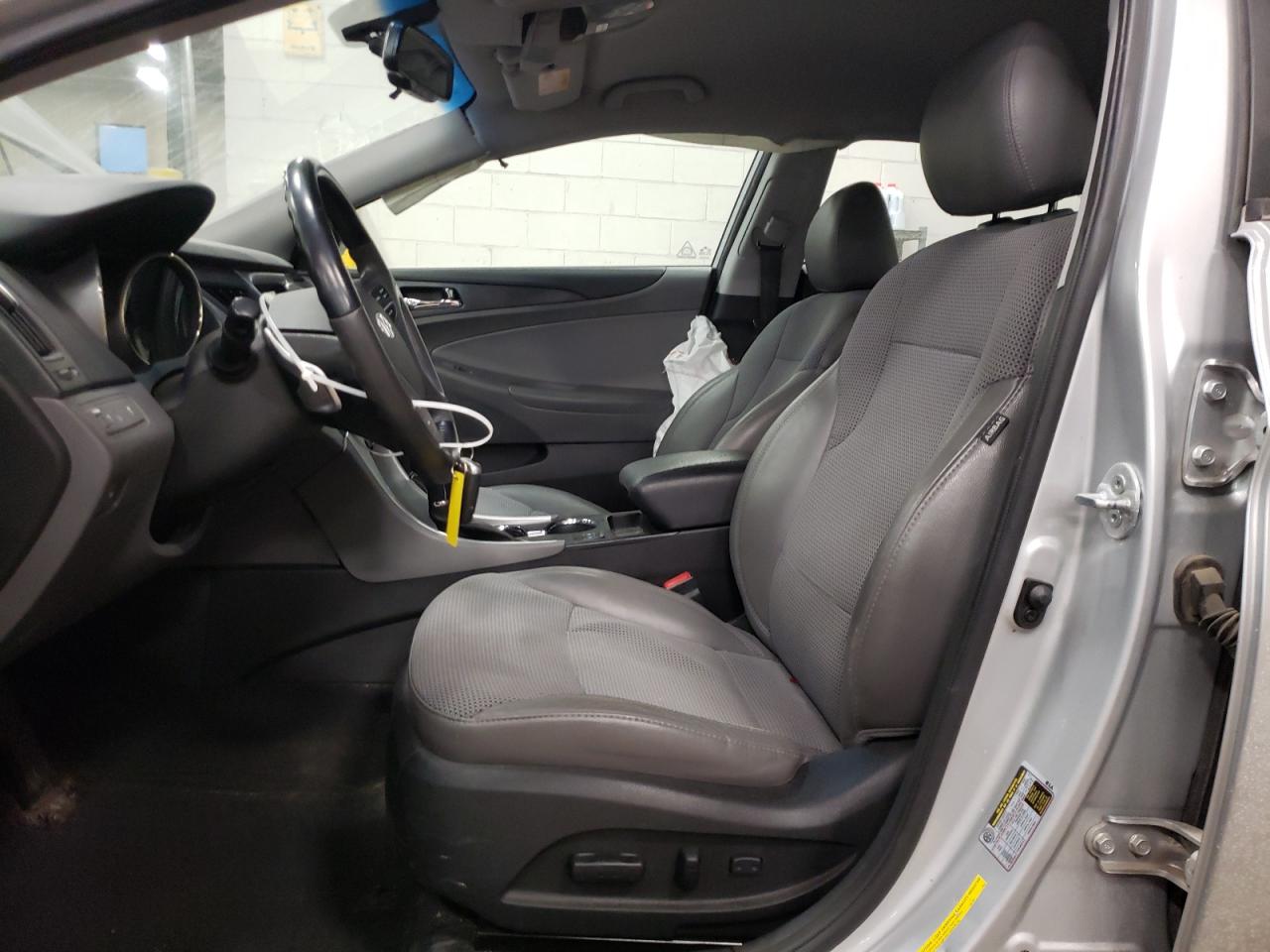 2013 Hyundai Sonata - Image 7