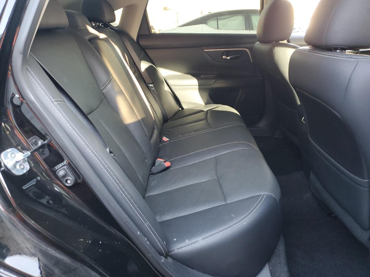 2016 Nissan Altima - Image 10