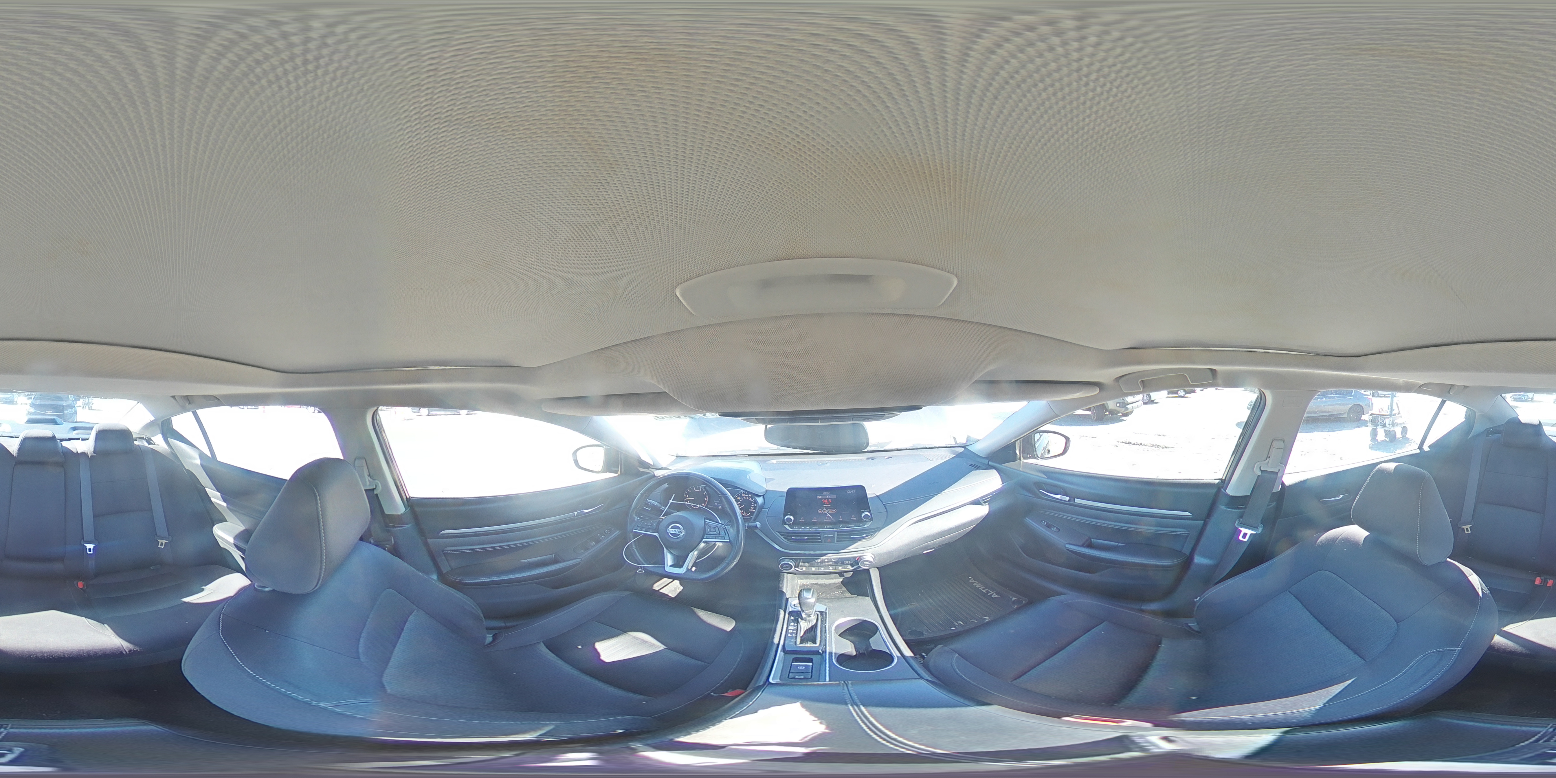 2019 Nissan Altima - Image 13