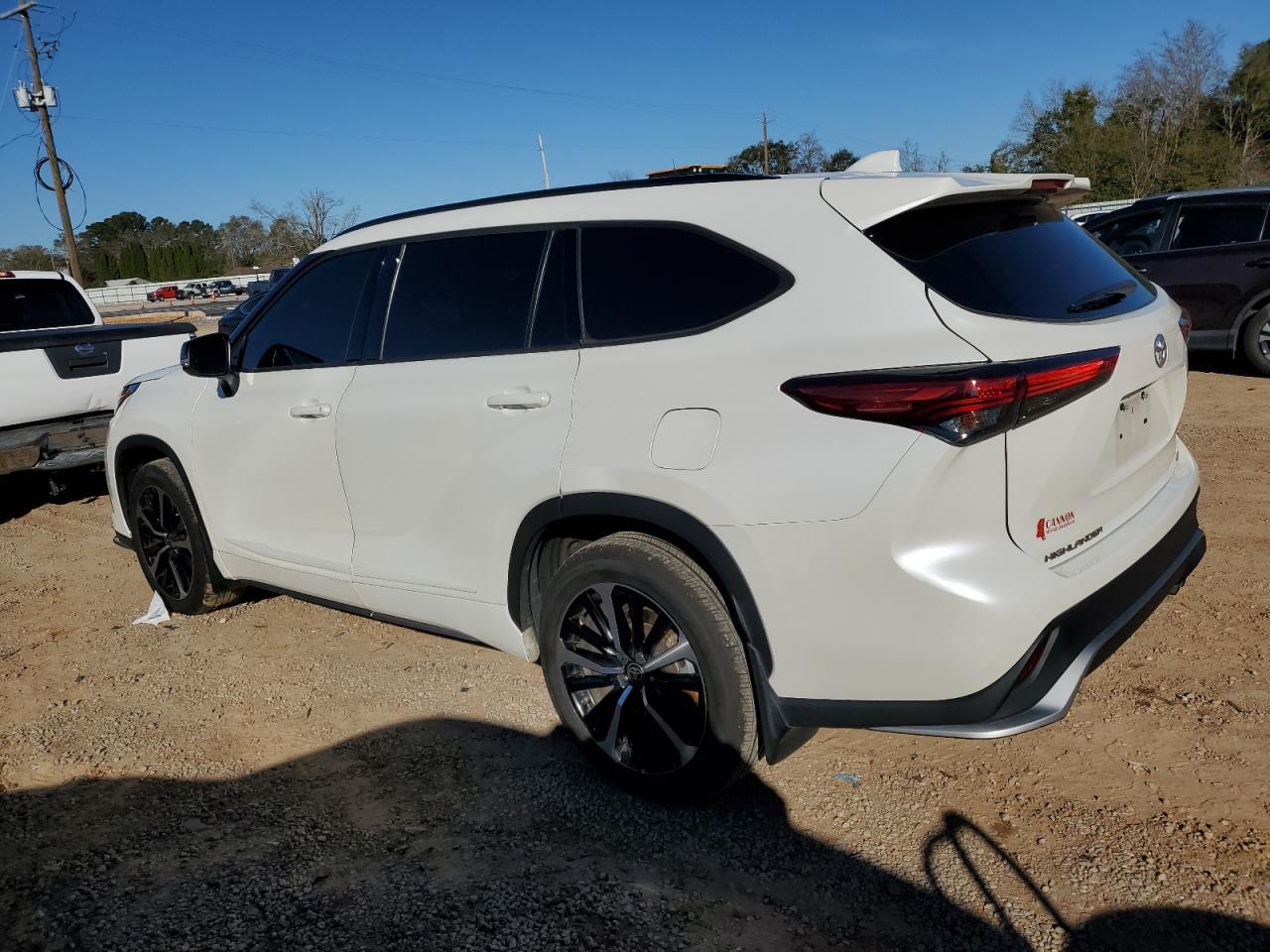 2021 Toyota Highlander - Image 2