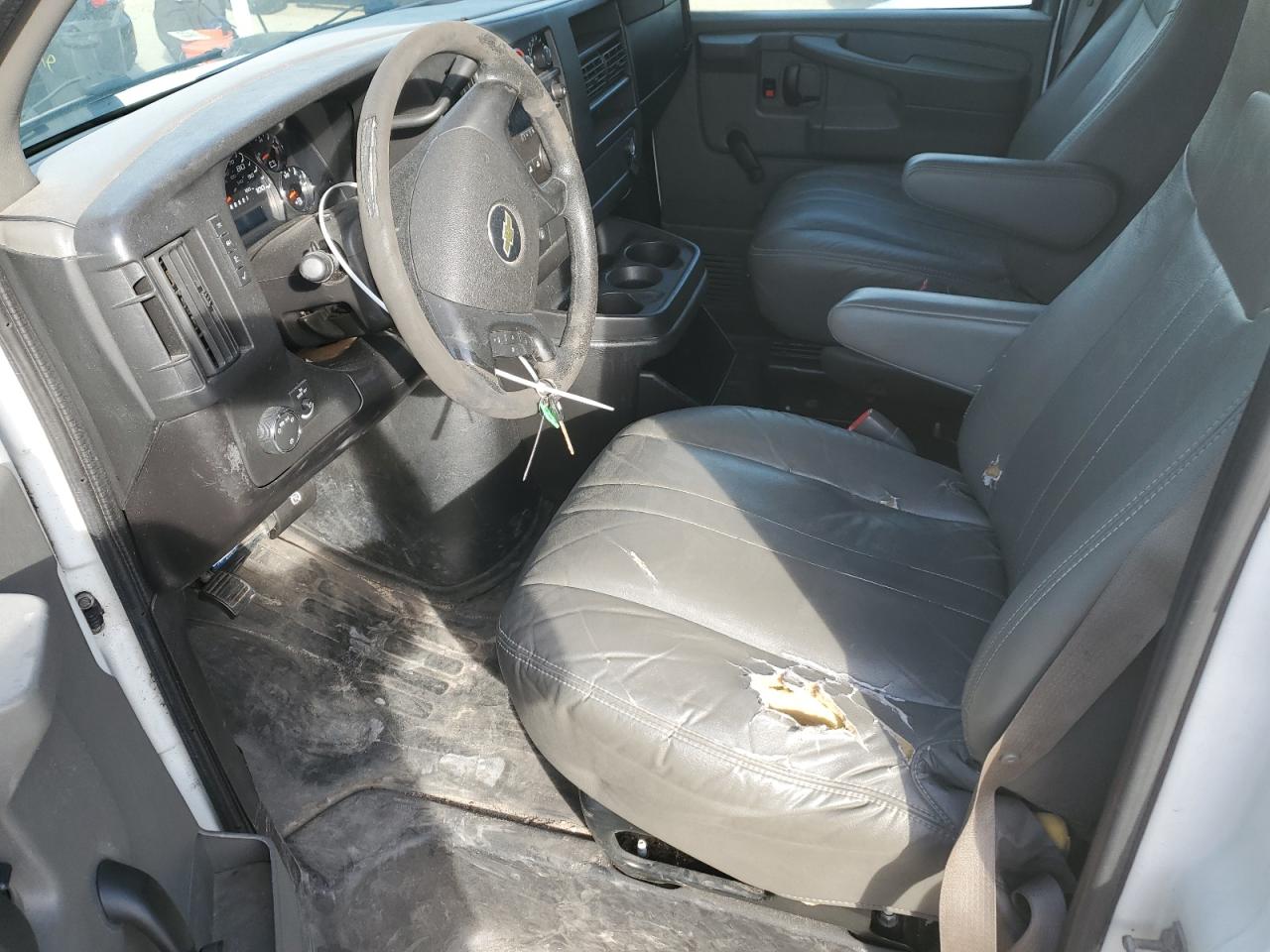 2012 Chevrolet Express - Image 7