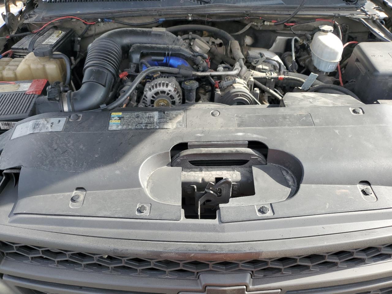 2005 Chevrolet Silverado - Image 11