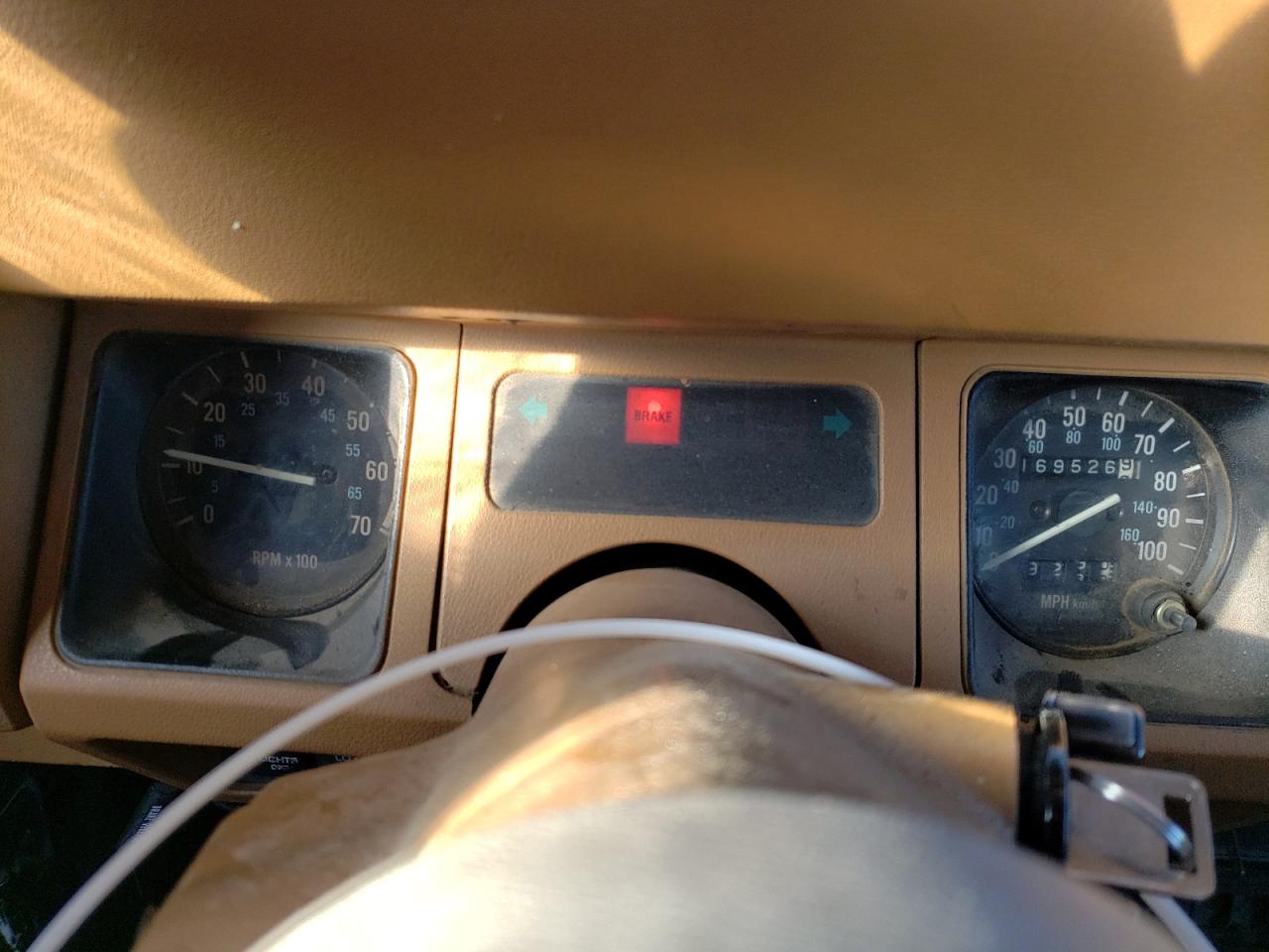 1987 Jeep Wrangler - Image 9