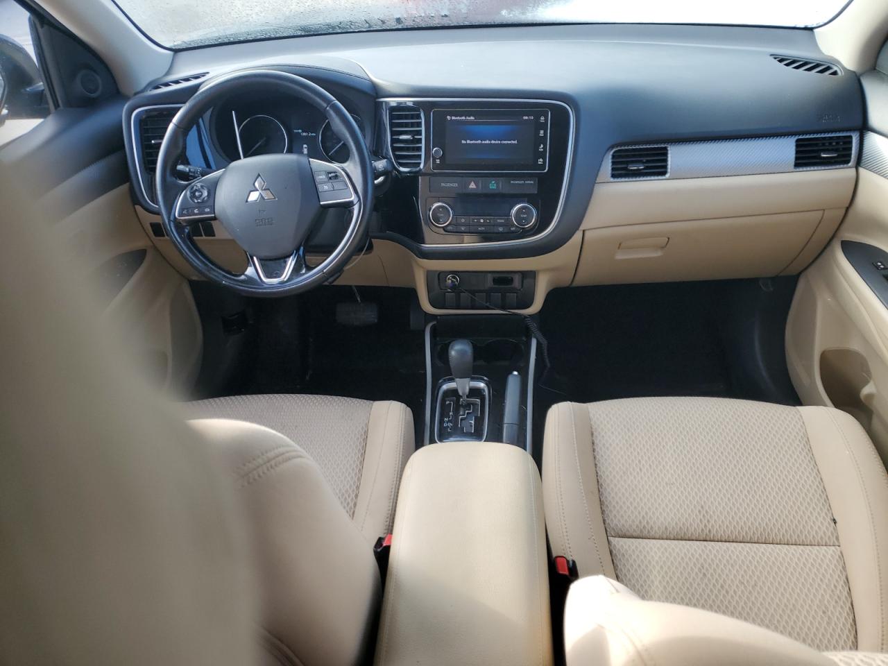 2017 Mitsubishi Outlander - Image 8