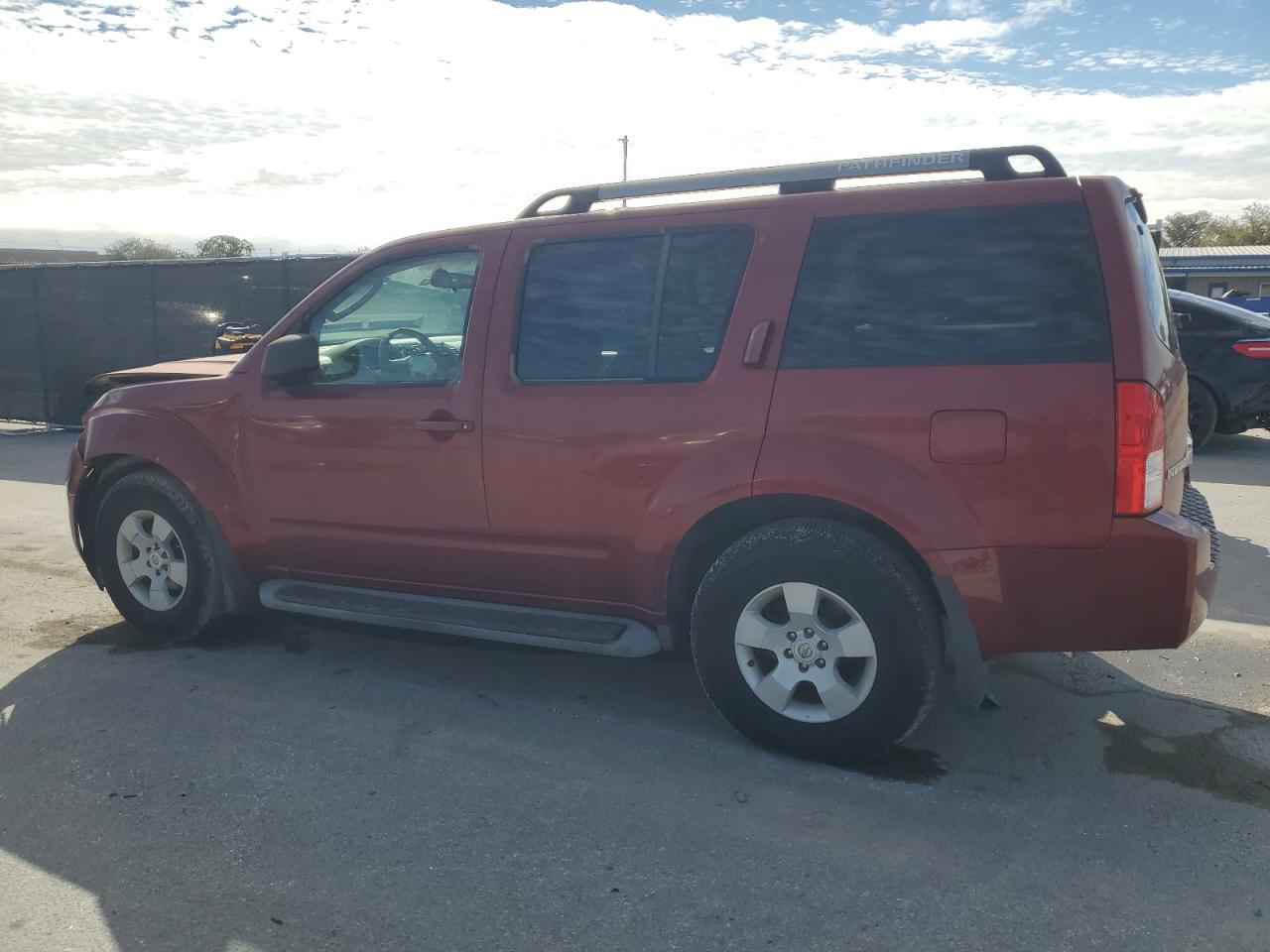 2005 Nissan Pathfinder - Image 2