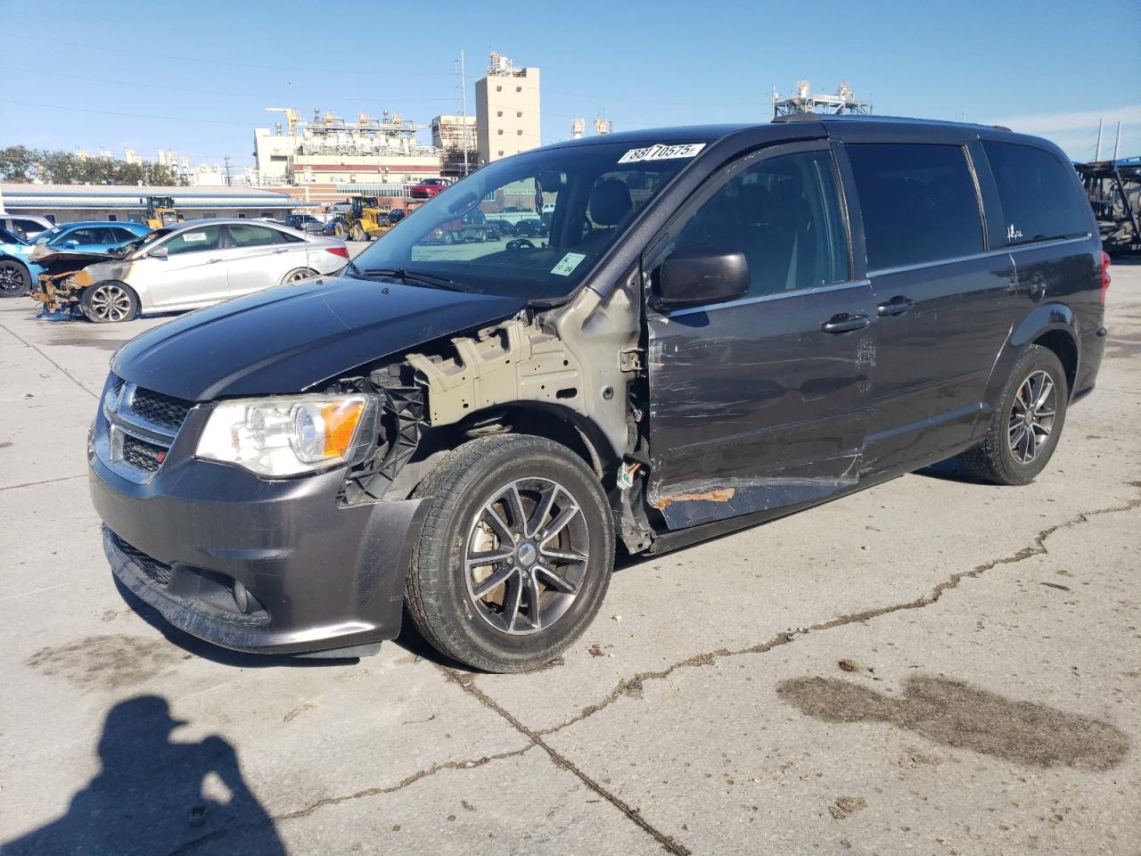 2016 Dodge Caravan - Image 1