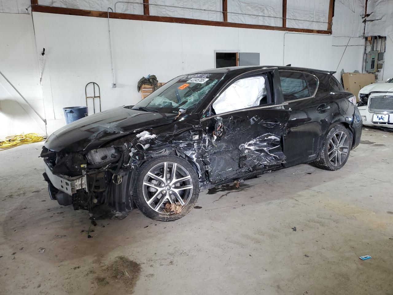 2015 Lexus CT - Image 1