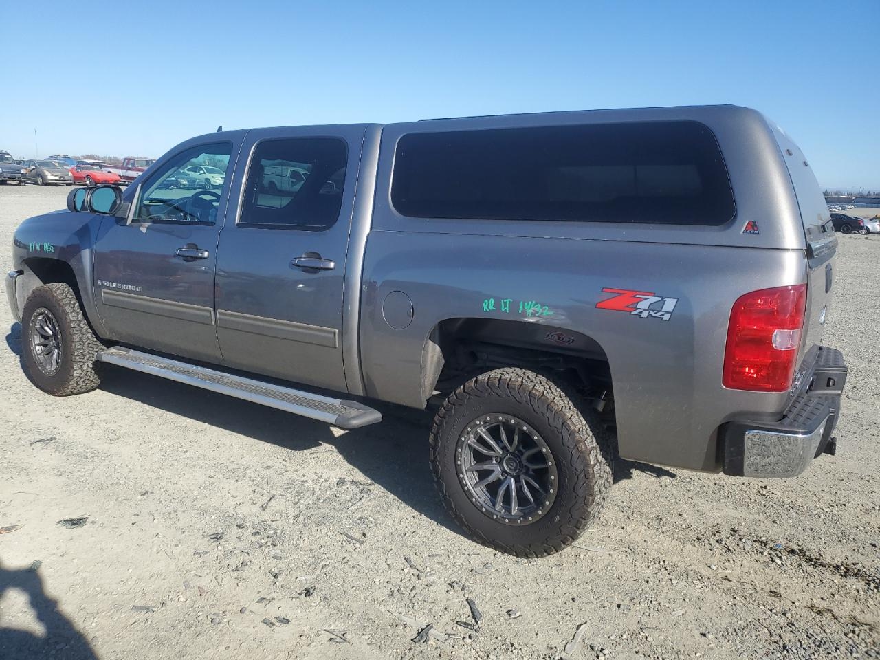 2009 Chevrolet Silverado - Image 2