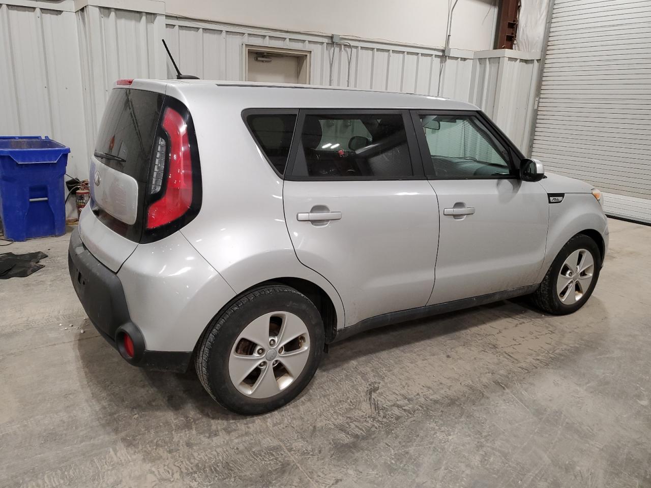 VIN KNDJN2A22F7815169 2015 KIA SOUL no.3