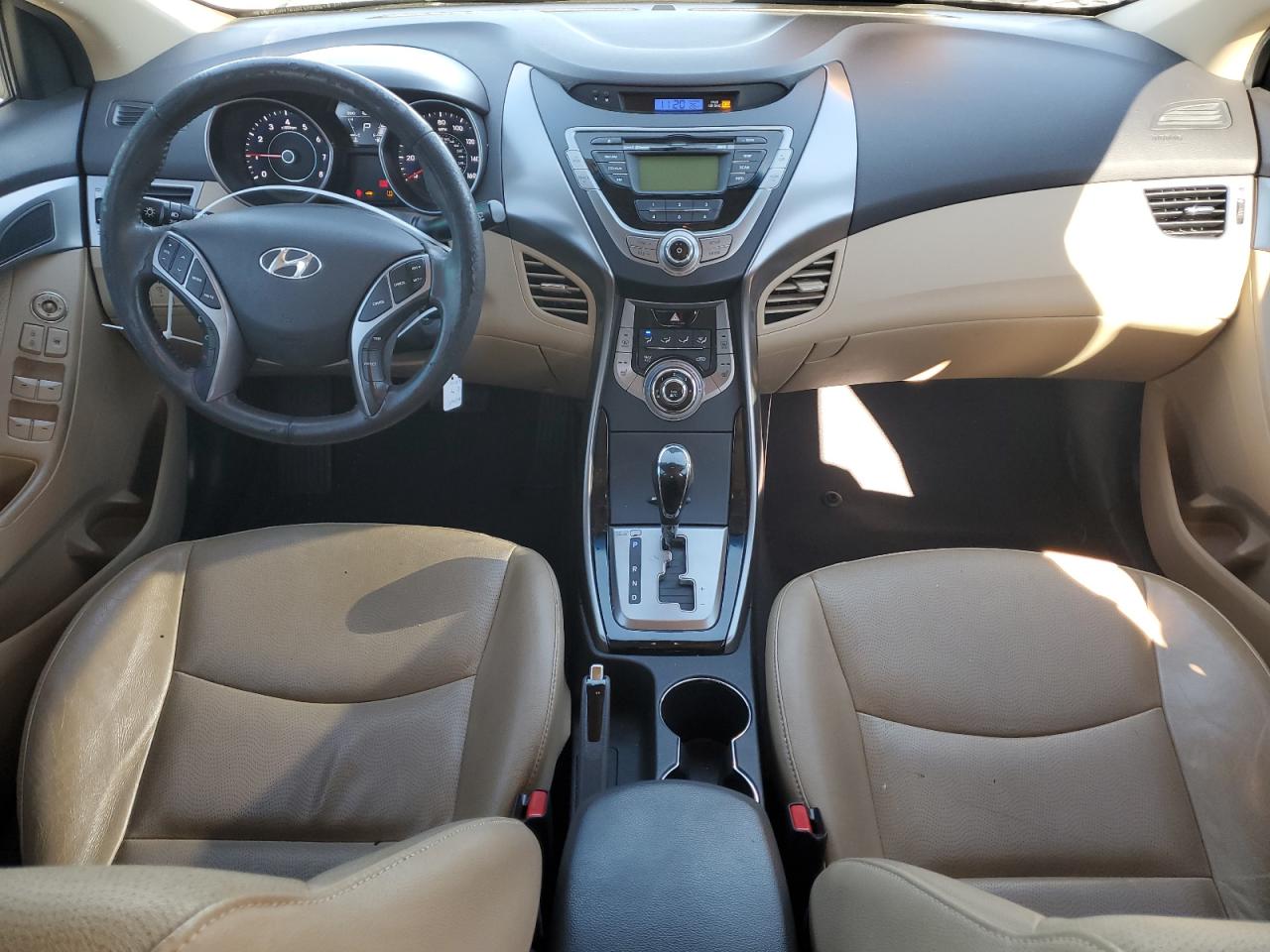 2013 Hyundai Elantra - Image 8