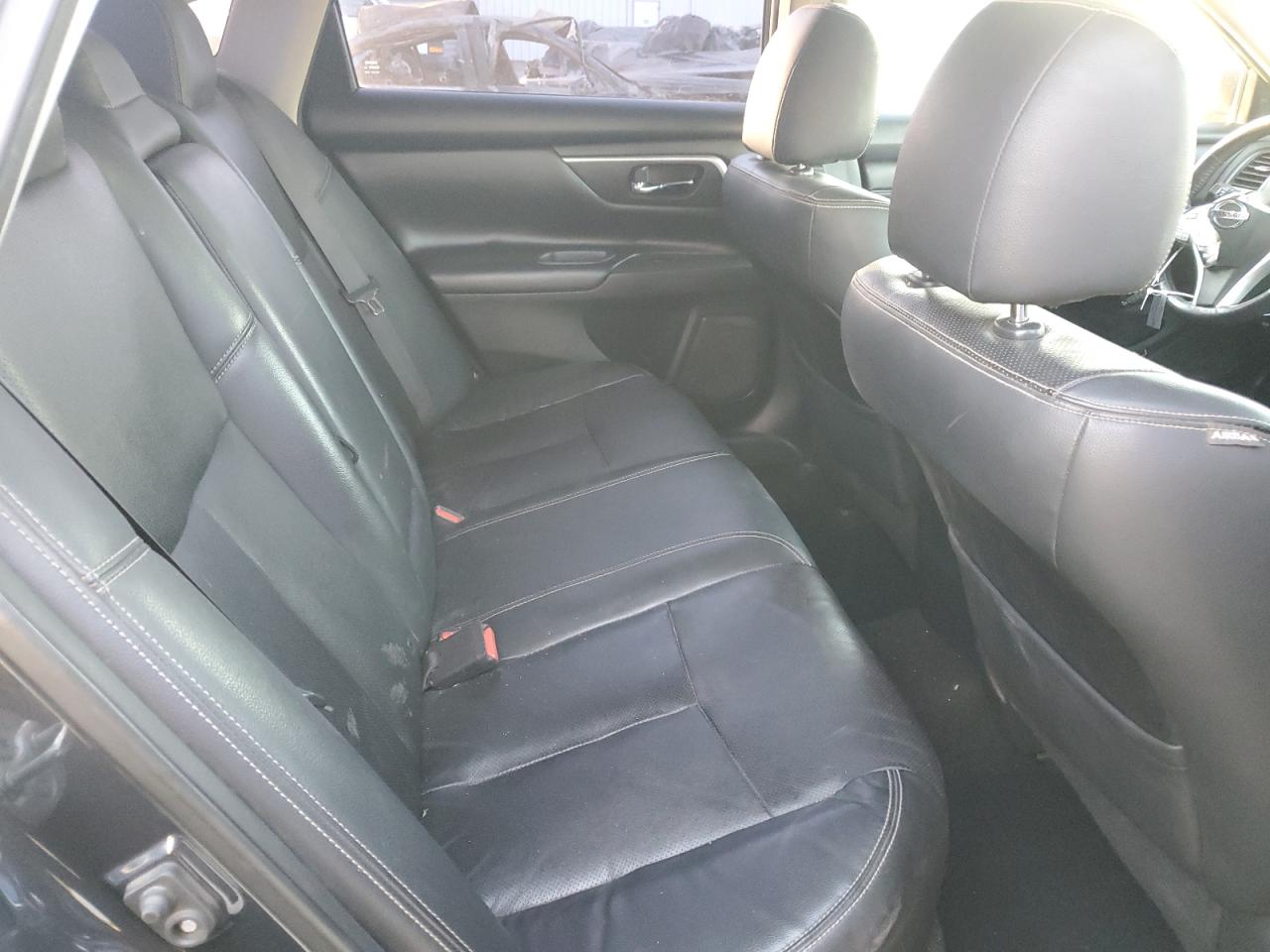 2018 Nissan Altima - Image 10