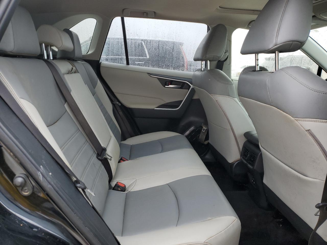 2019 Toyota RAV 4 - Image 11