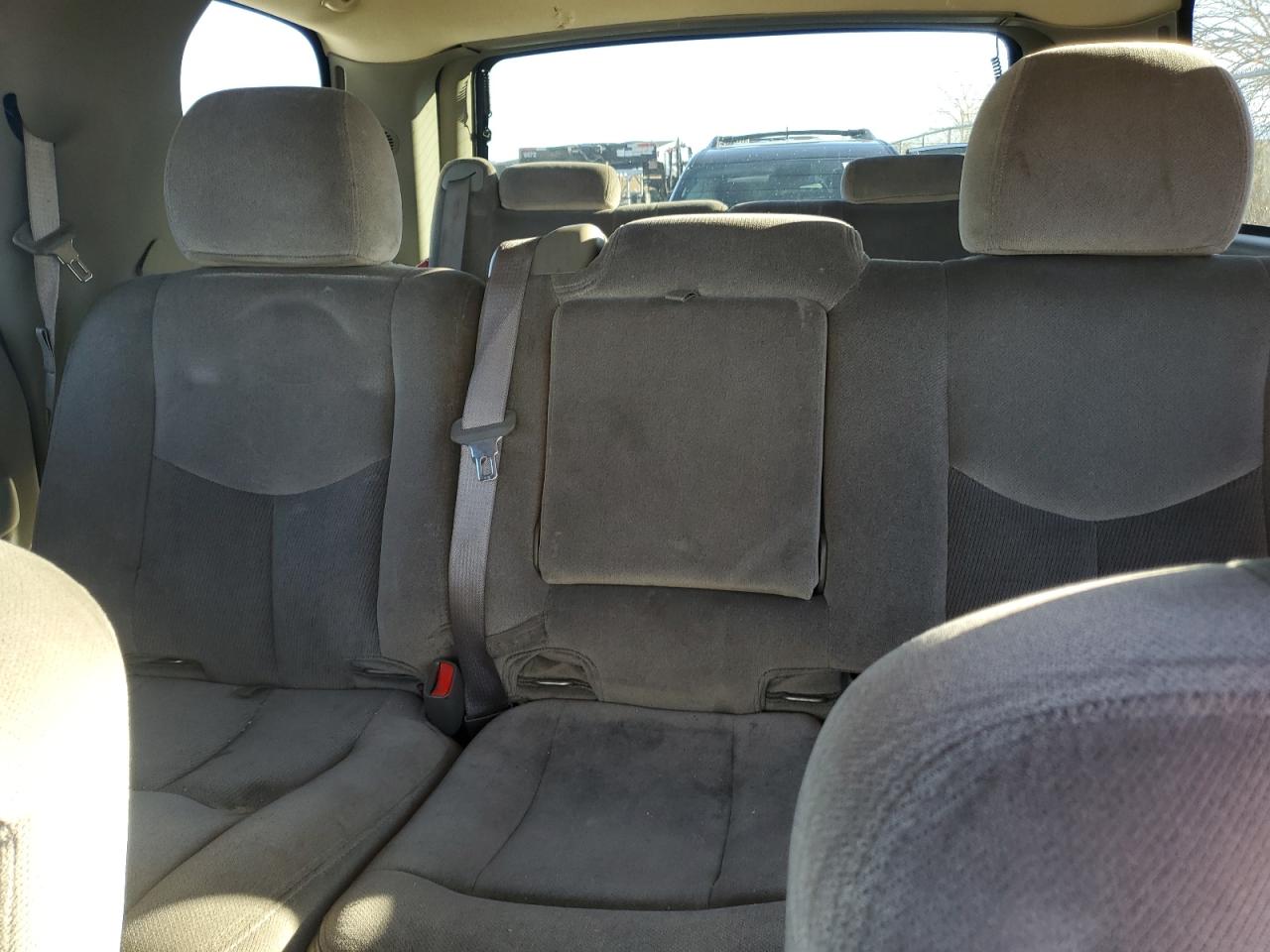 2005 GMC Yukon - Image 10