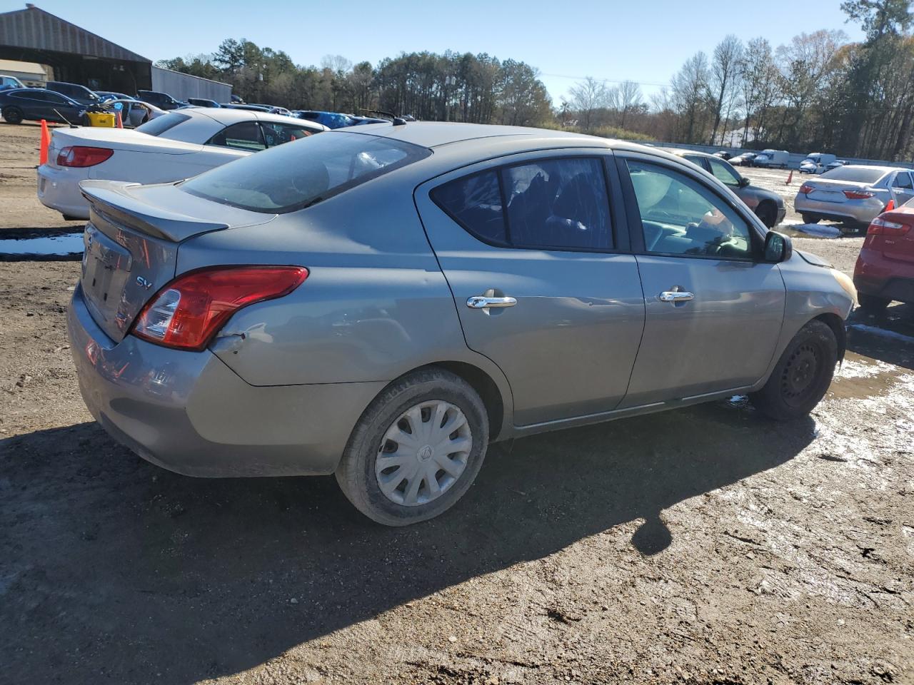 2014 Nissan Versa - Image 3