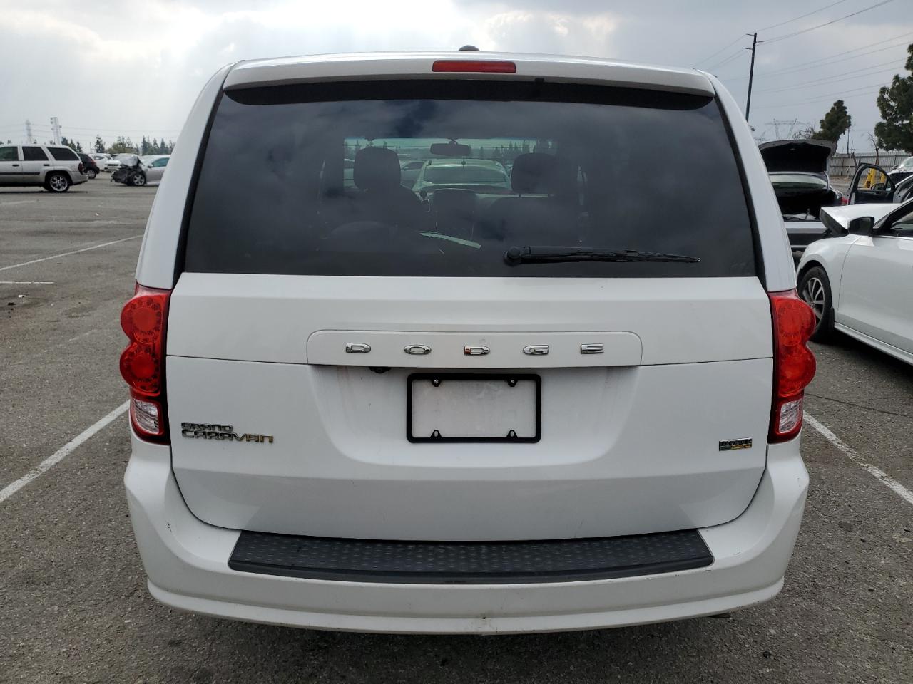 2018 Dodge Caravan - Image 6