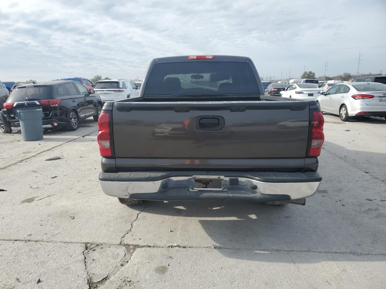 2004 Chevrolet Silverado - Image 6