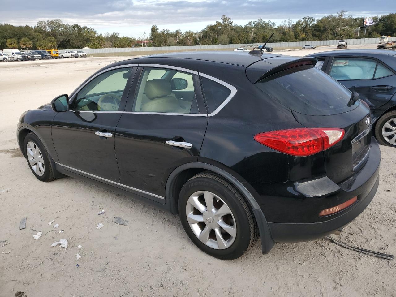 2010 Infiniti EX - Image 2