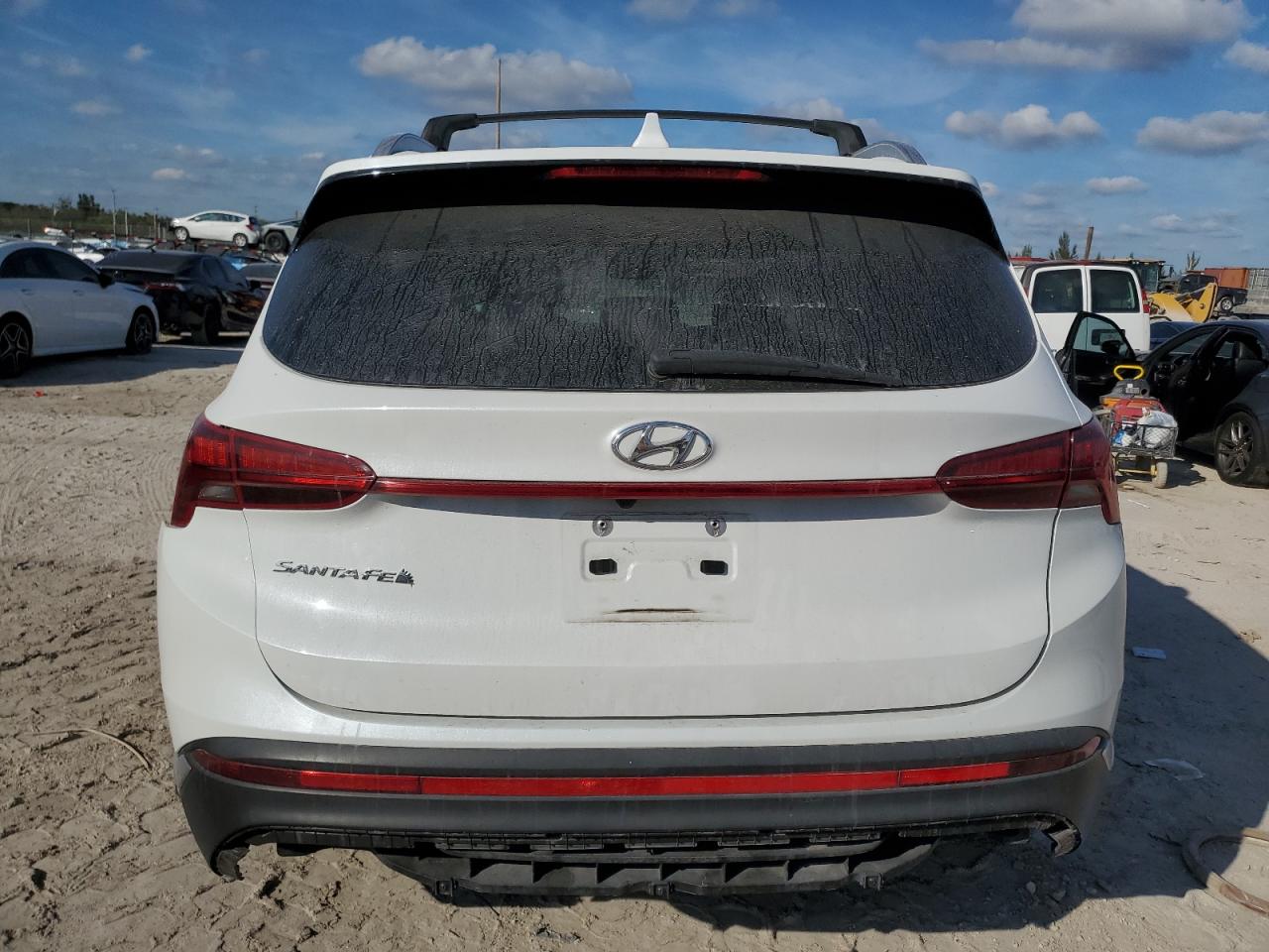 2022 Hyundai Santa Fe - Image 6