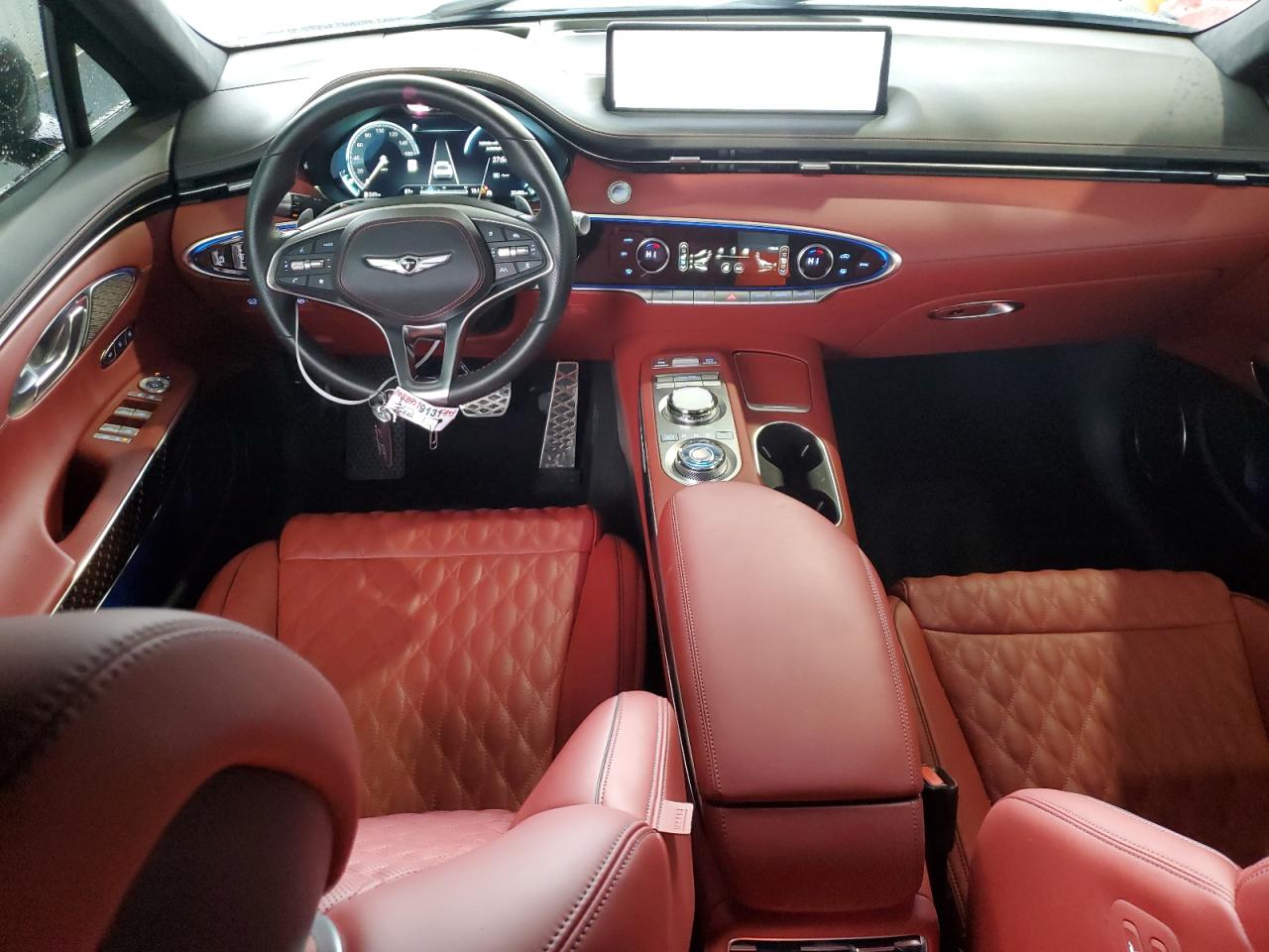 2024 Genesis GV70 - Image 8