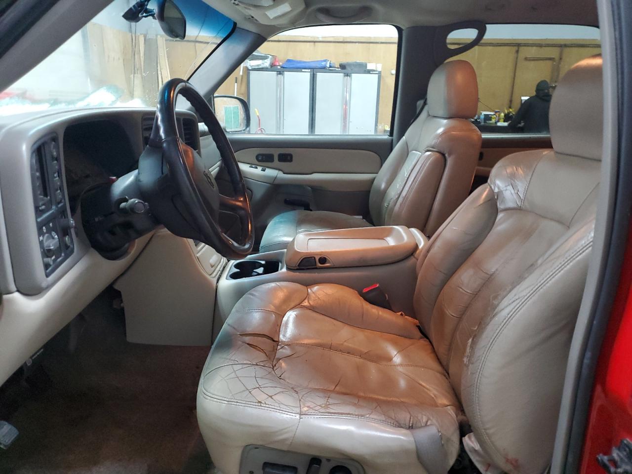 2001 Chevrolet Suburban - Image 7