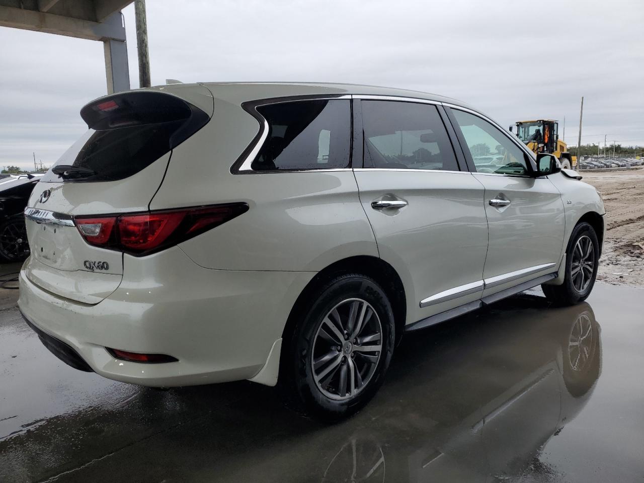 2017 Infiniti QX60 - Image 3