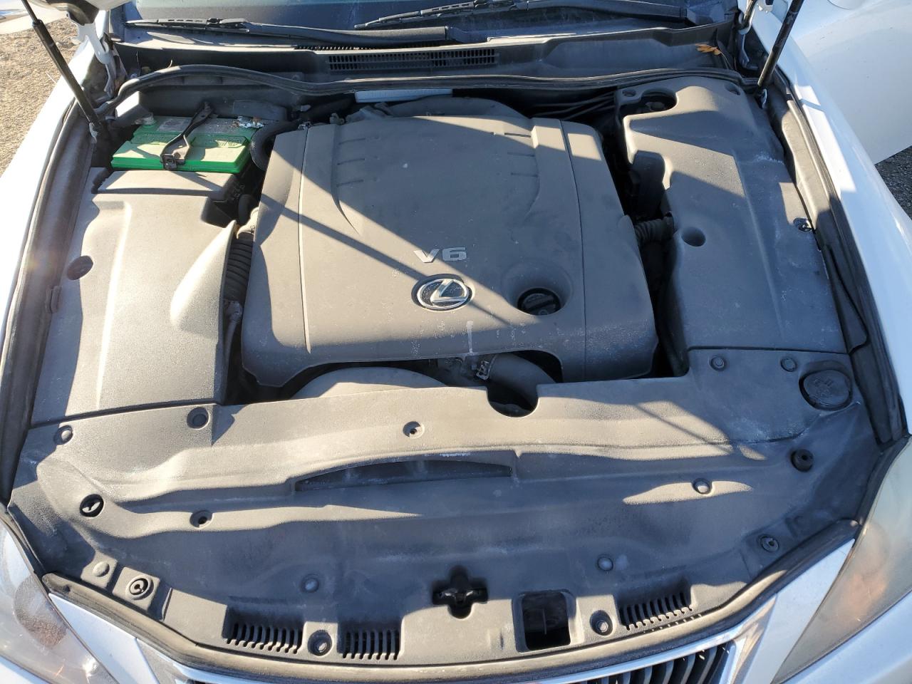 2010 Lexus IS - Image 13