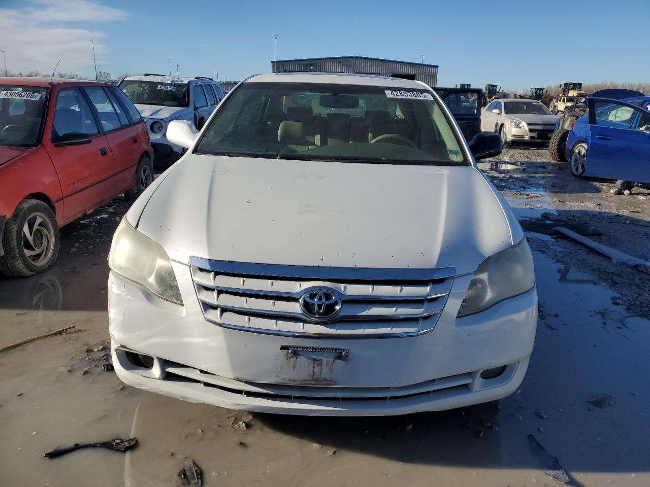 2005 Toyota Avalon - Image 5