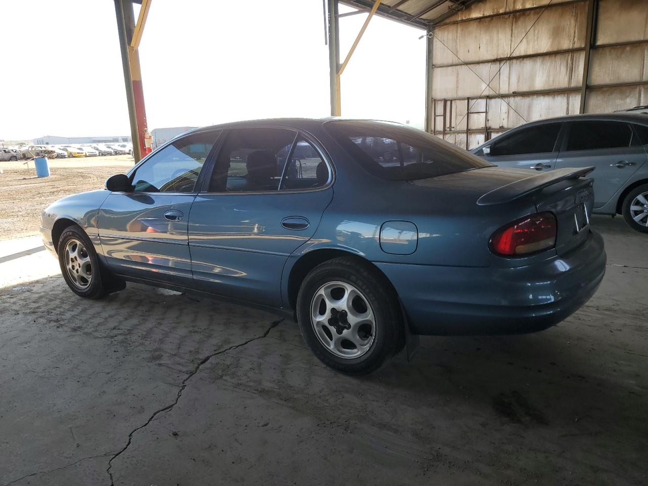 1998 Oldsmobile Intrigue - Image 2