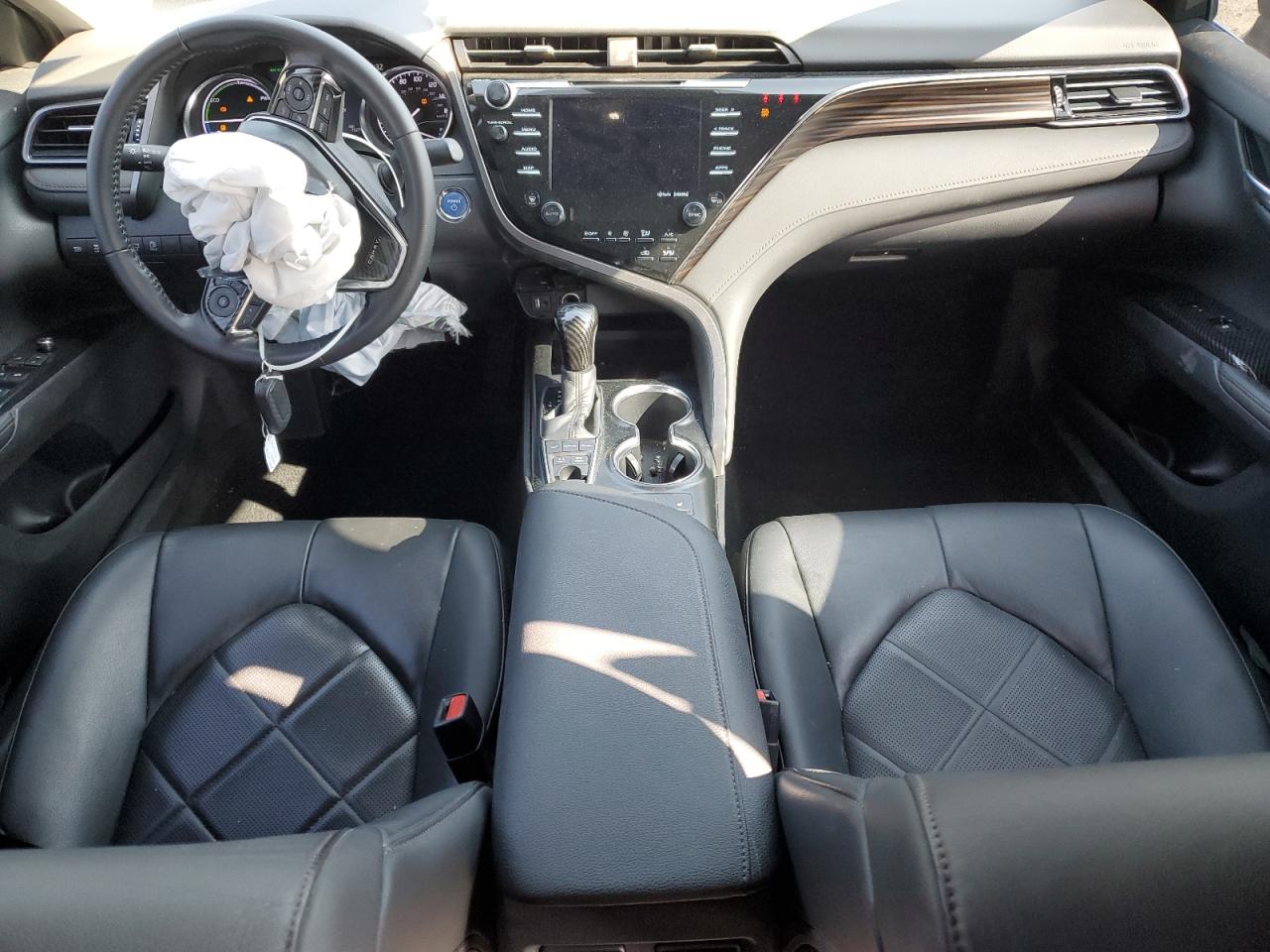 2019 Toyota Camry - Image 8