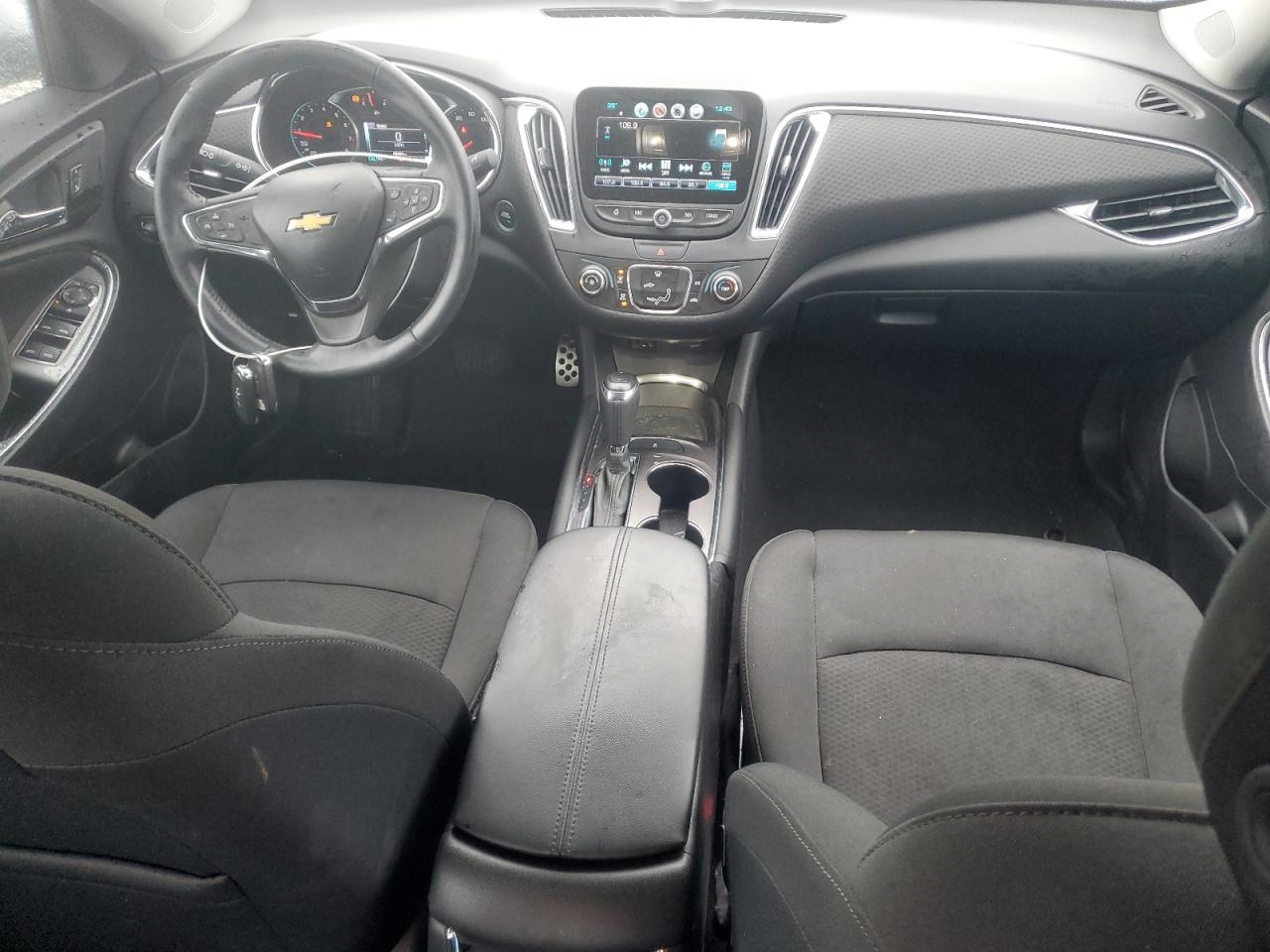 2017 Chevrolet Malibu - Image 8
