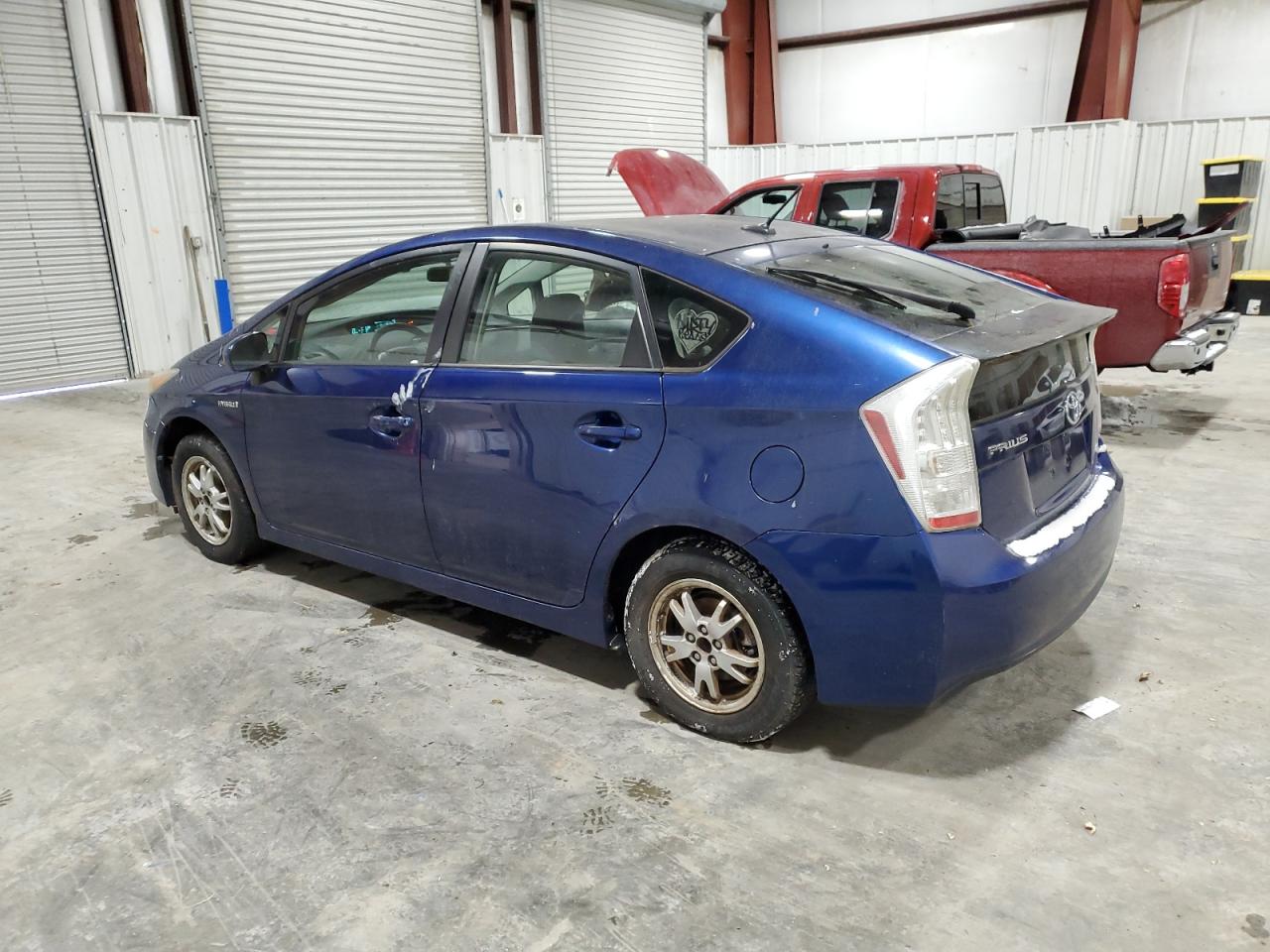 2010 Toyota Prius - Image 2
