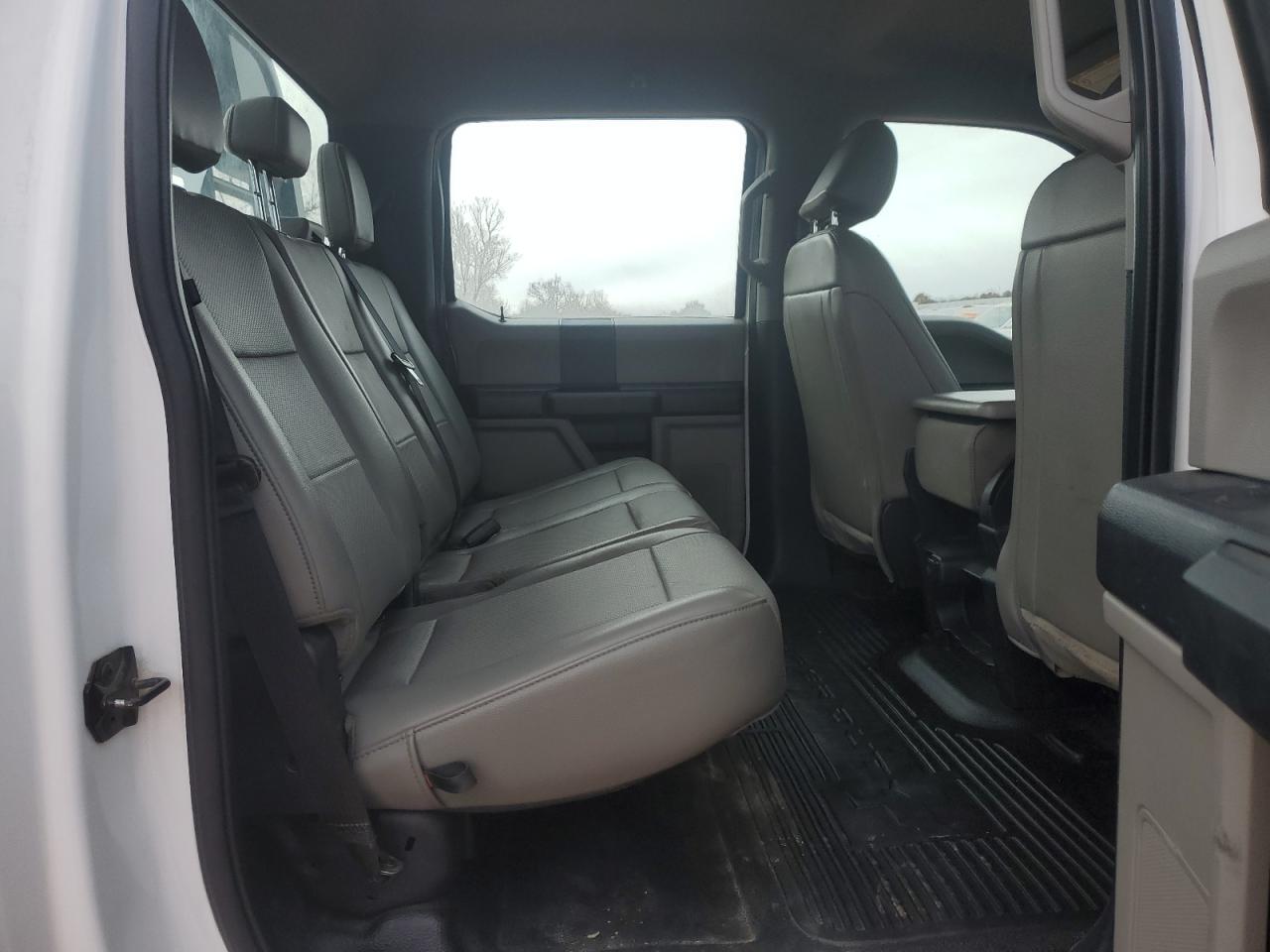2022 Ford F550 - Image 6