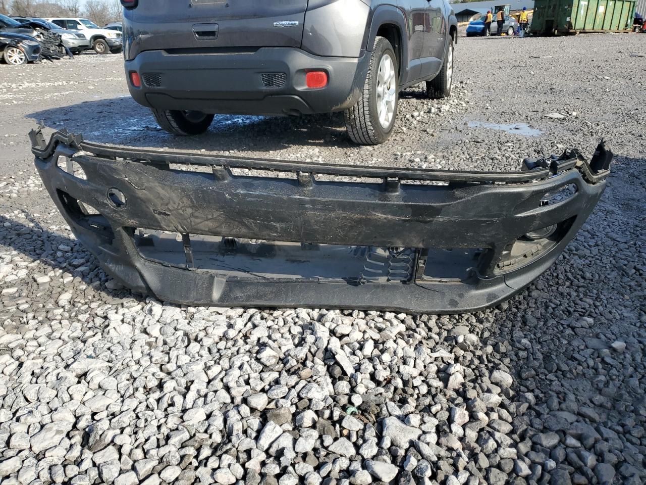 2018 Jeep Renegade - Image 14