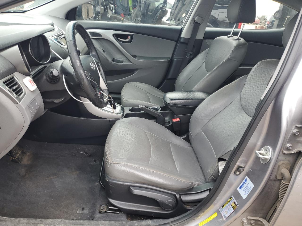 2012 Hyundai Elantra - Image 7