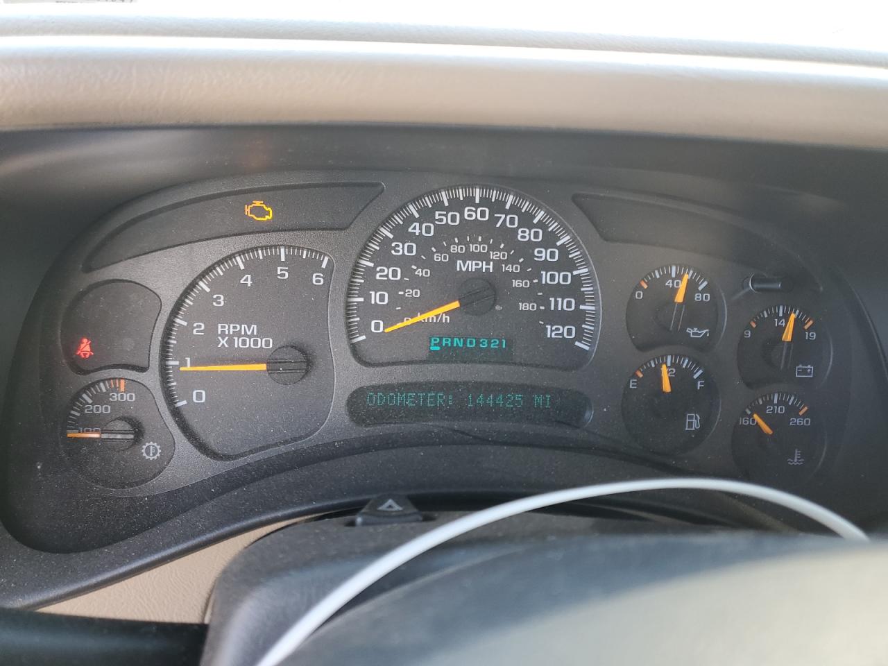 2004 GMC Yukon - Image 9