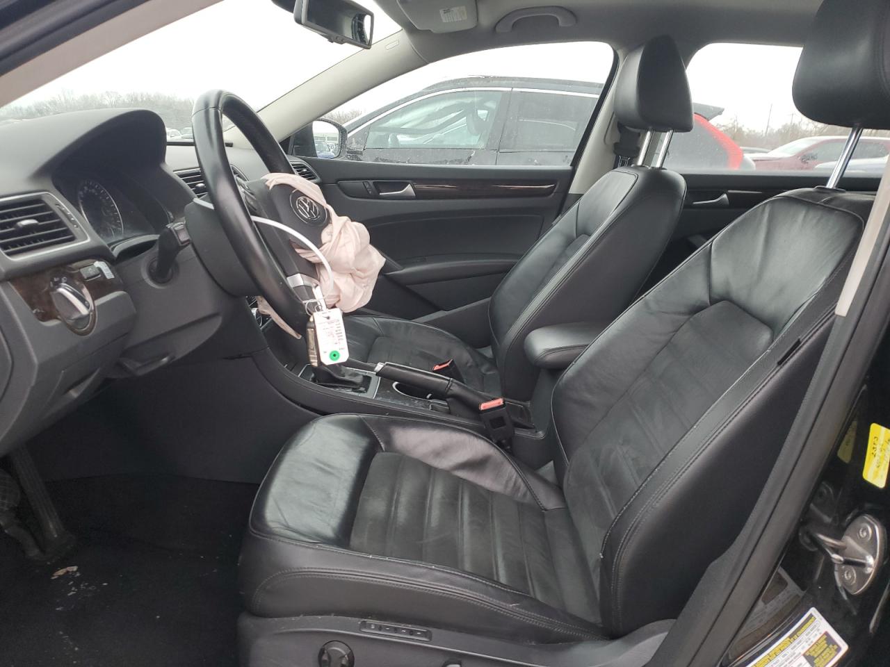 2014 Volkswagen Passat - Image 7