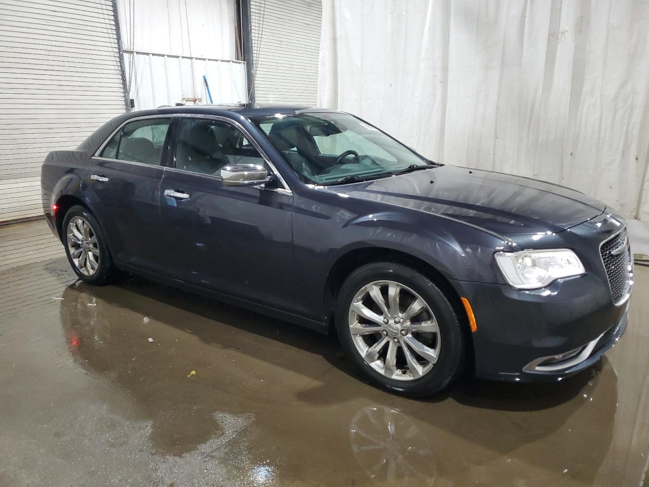 2017 Chrysler 300 - Image 4