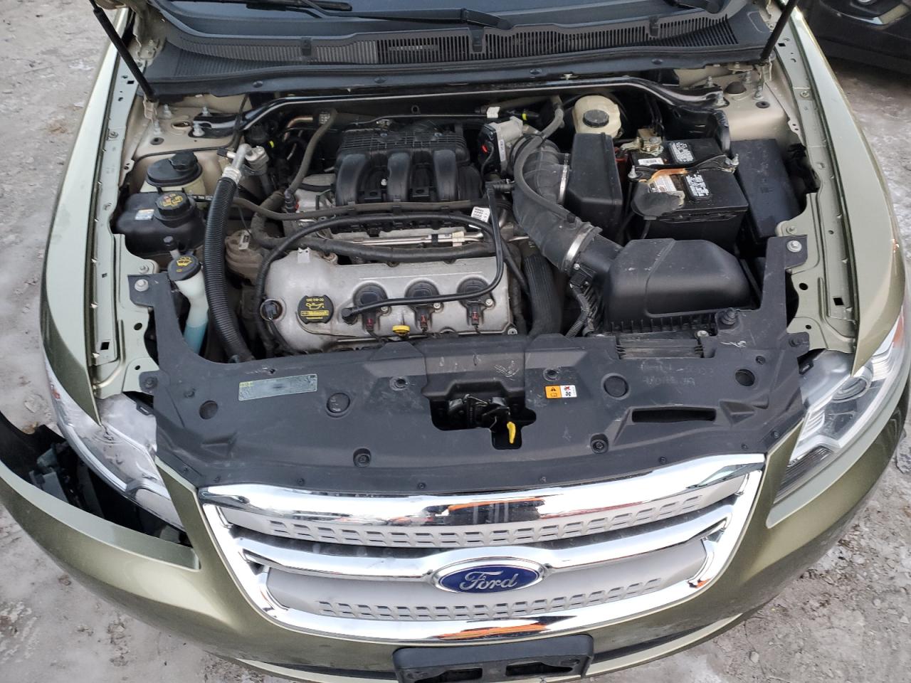 2012 Ford Taurus - Image 11