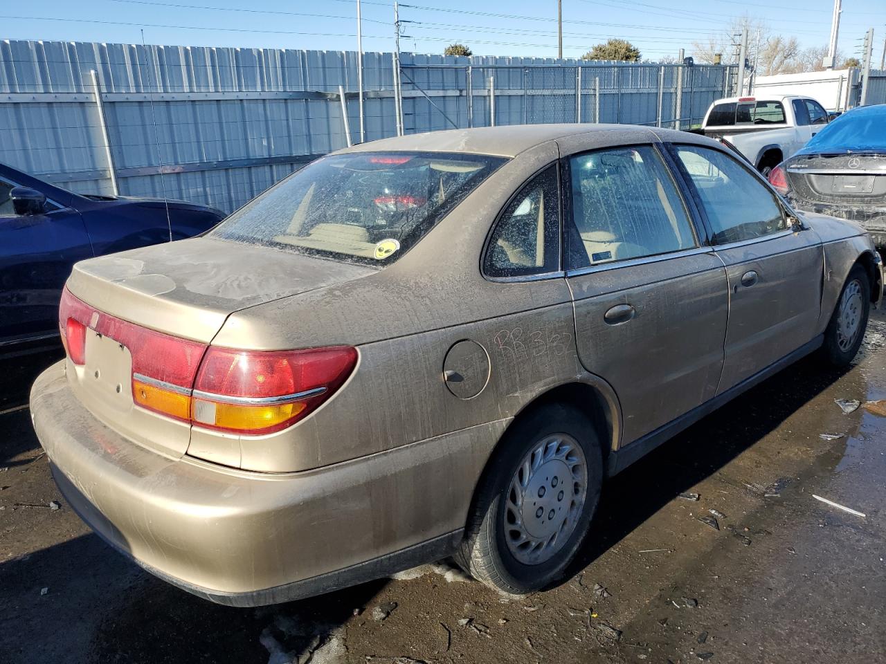 2001 Saturn LW - Image 3
