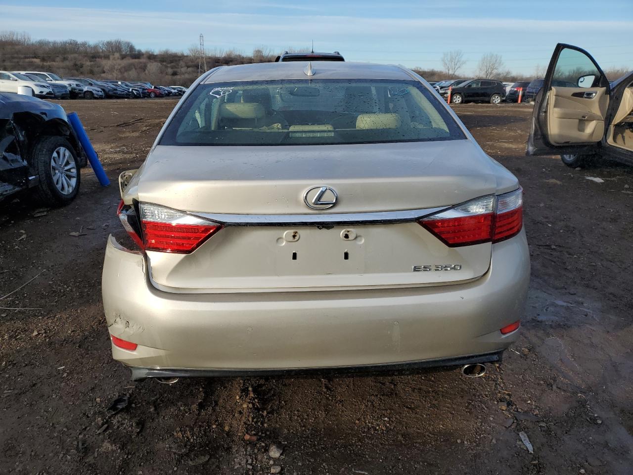 2015 Lexus ES - Image 6