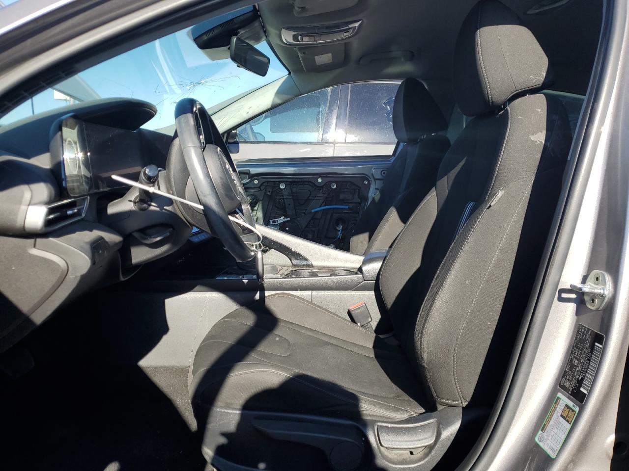 2023 Hyundai Elantra - Image 7