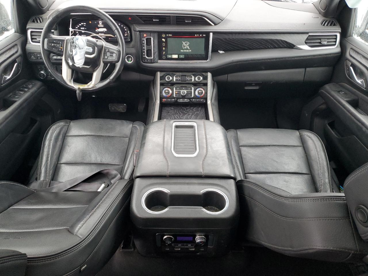 2022 GMC Yukon - Image 8
