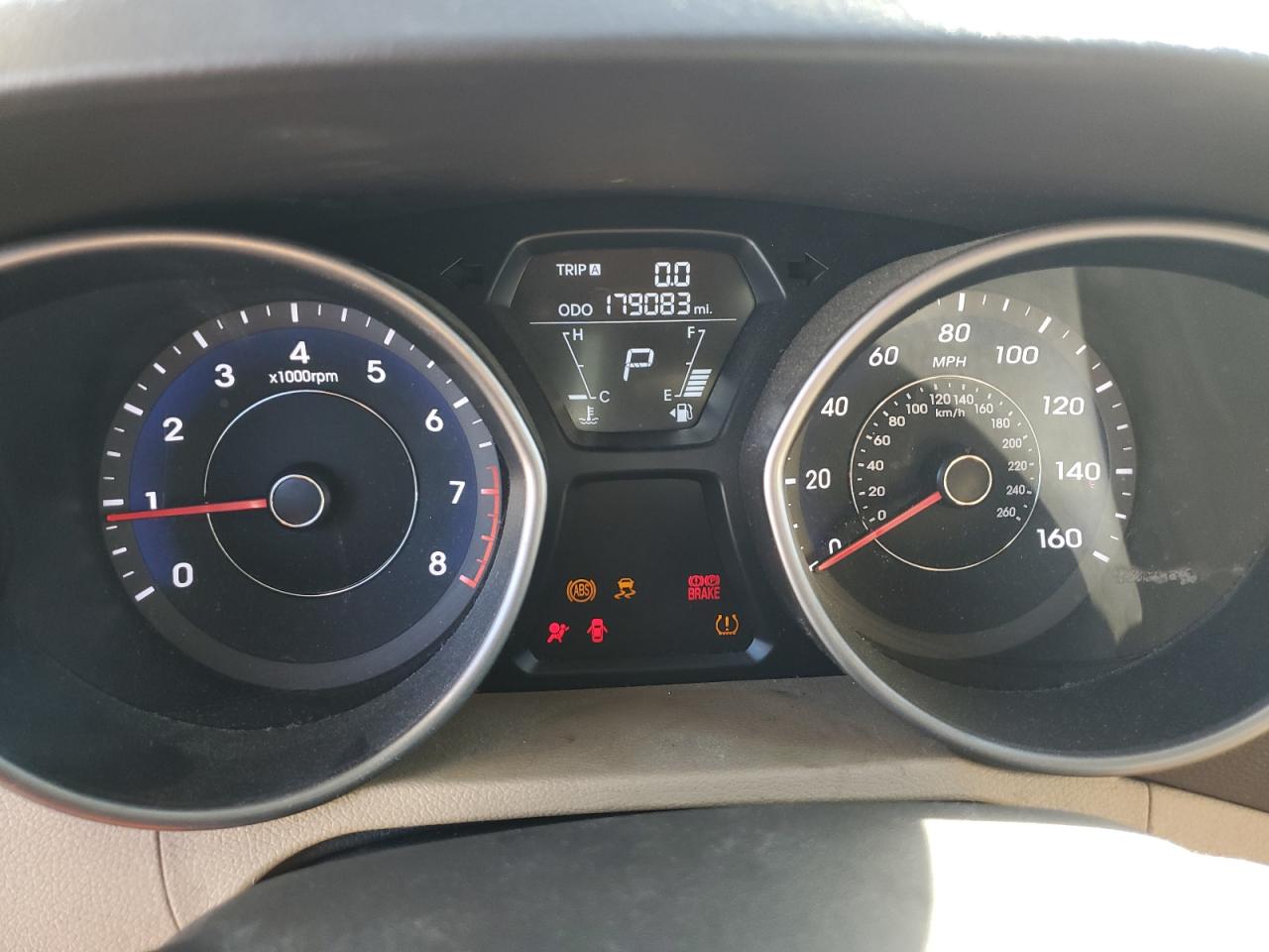 2011 Hyundai Elantra - Image 9