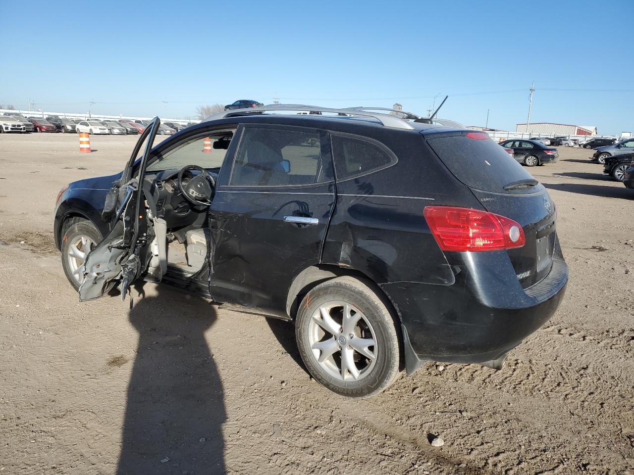 2010 Nissan Rogue - Image 2
