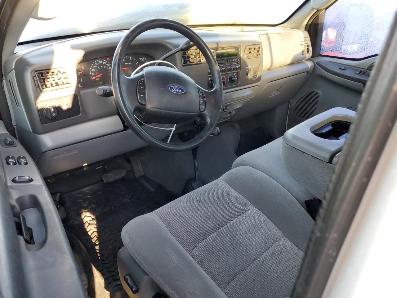 2004 Ford F350 - Image 8