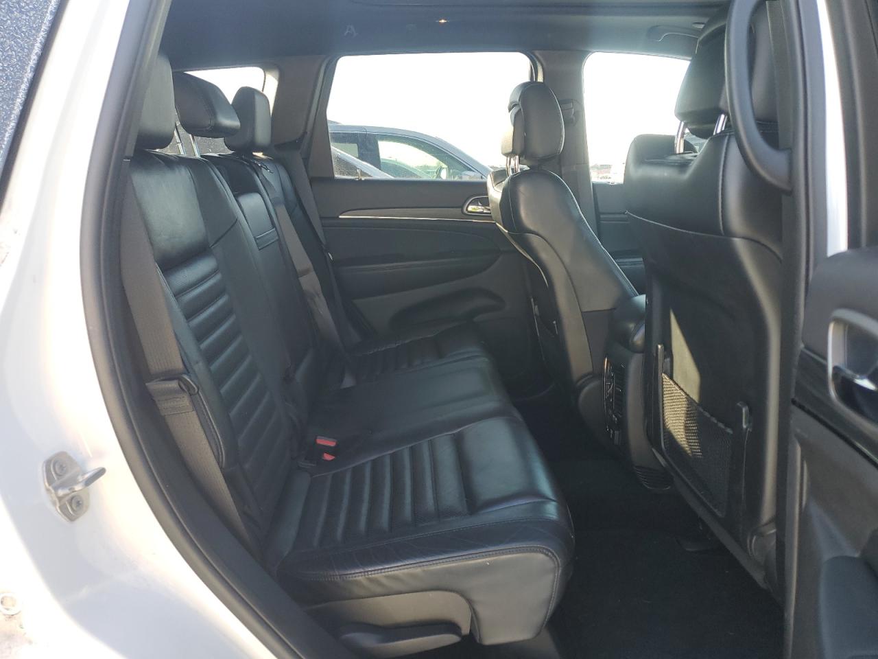 2020 Jeep Grand Cherokee - Image 11